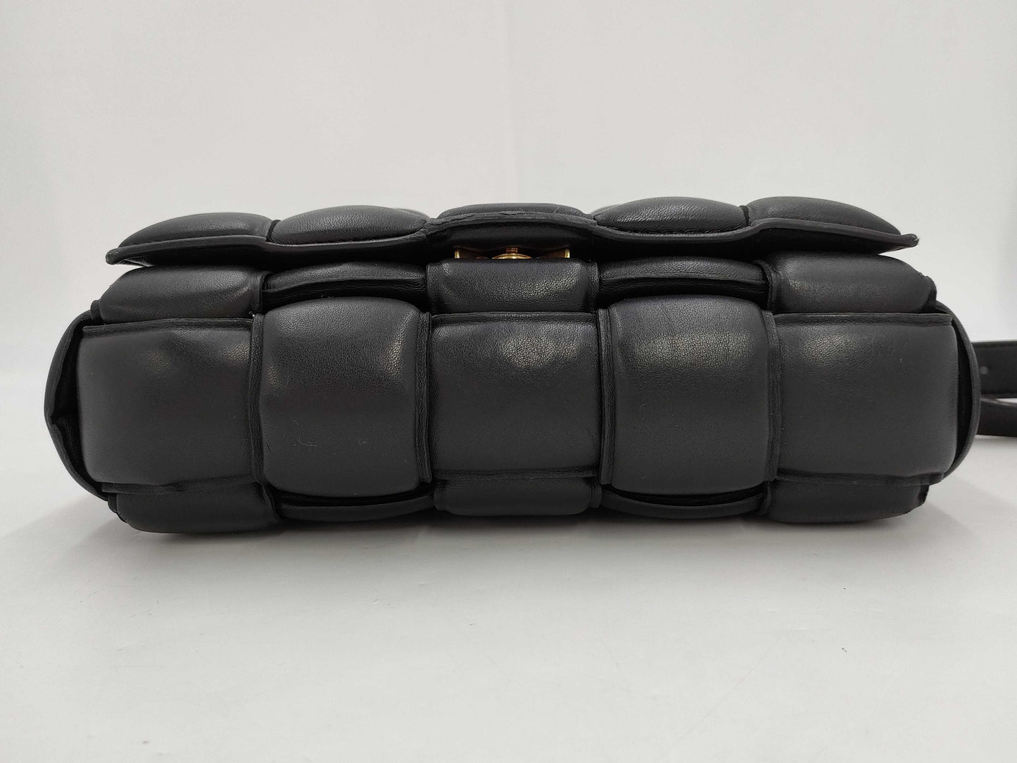 BOTTEGA VENETA Padded Cassette Black Shoulder Bag 591970VCQR18425