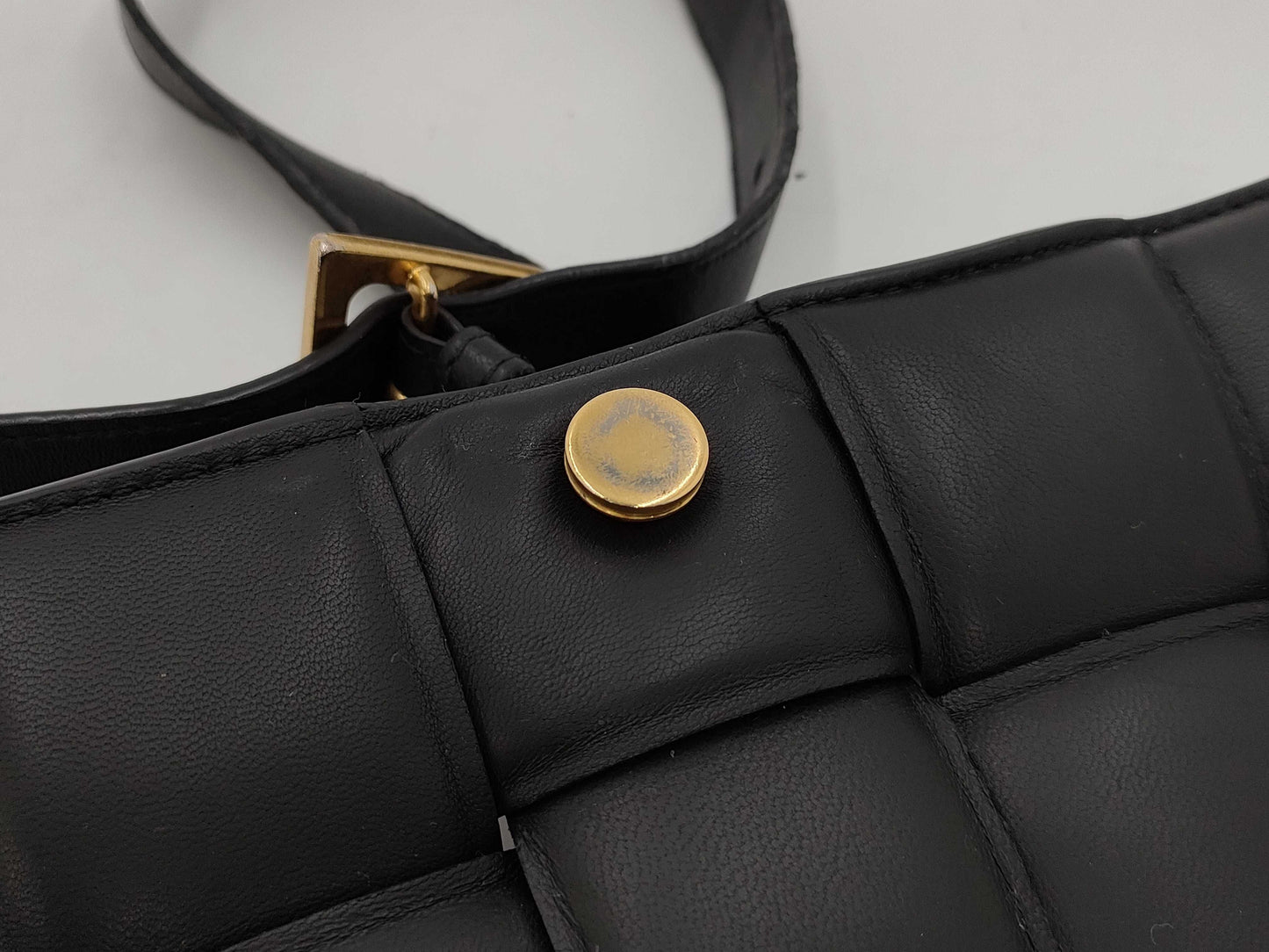 BOTTEGA VENETA Padded Cassette Black Shoulder Bag 591970VCQR18425