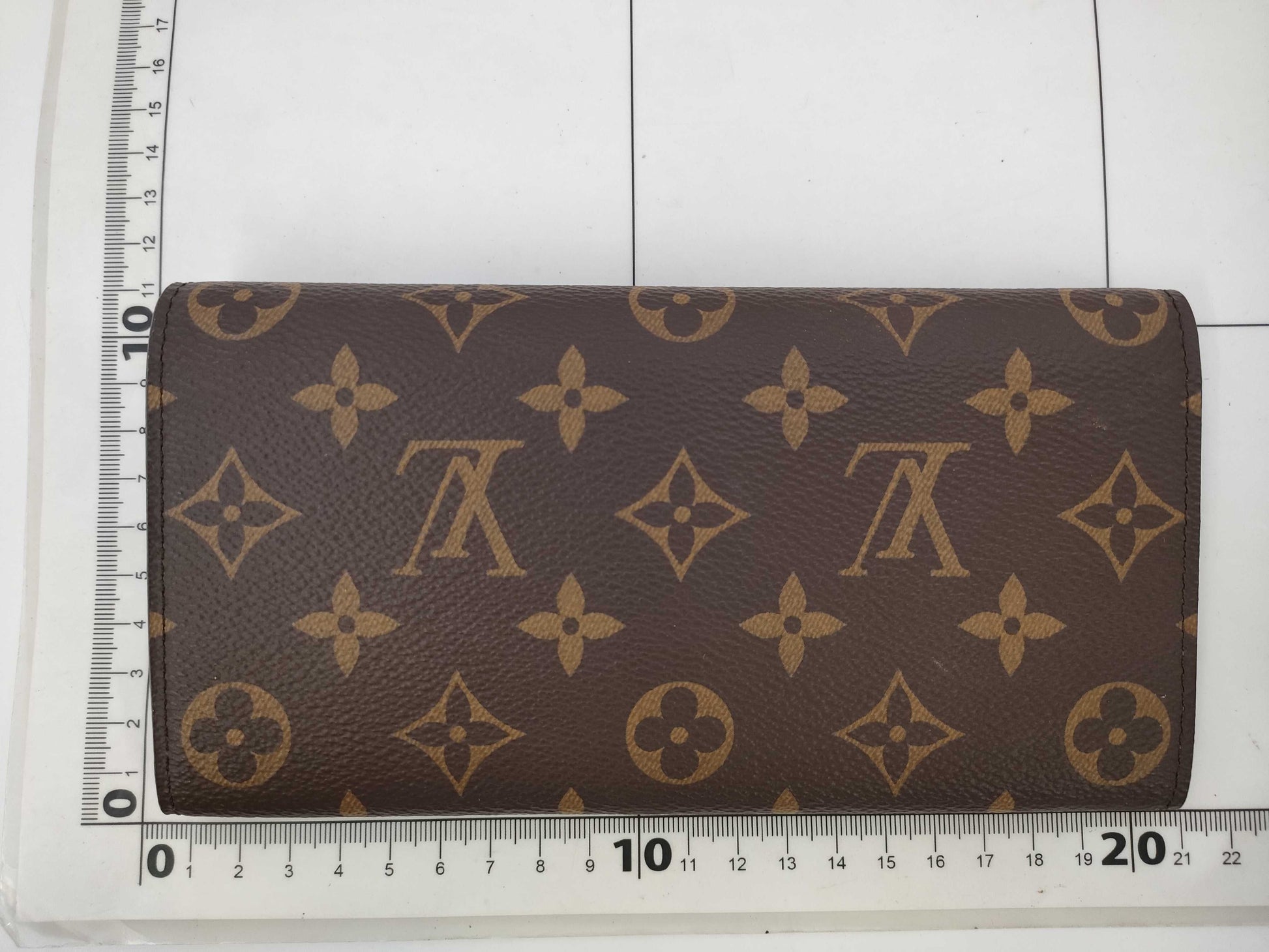 LOUIS VUITTON LOUIS VUITTON Monogram Portefeuille Emily Fuchsia Wallet