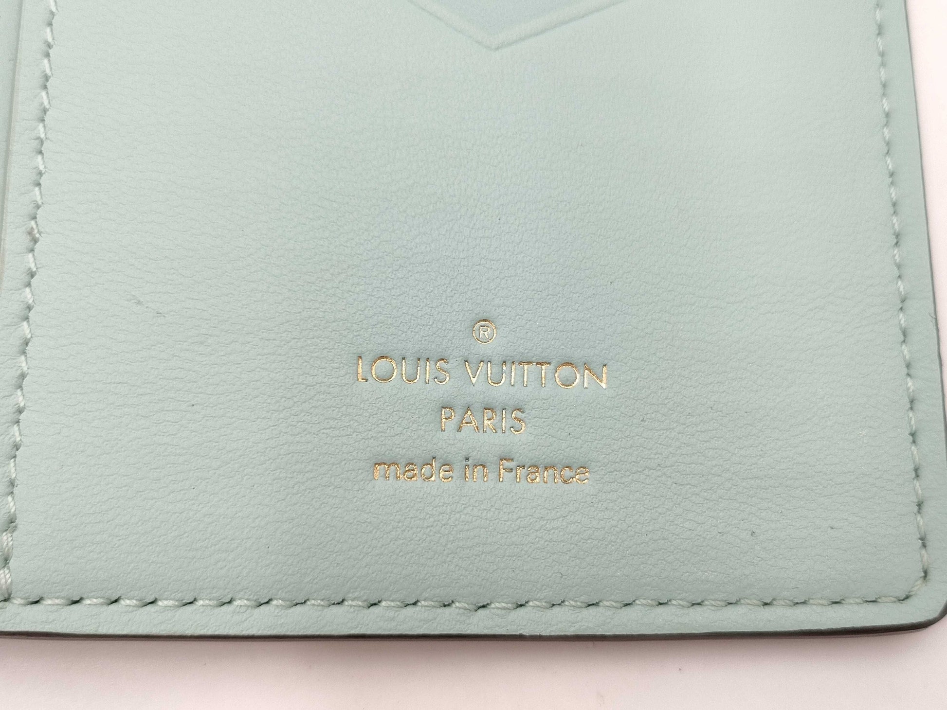 LOUIS VUITTON LOUIS VUITTON Other Line Bags Capucines Vertical Wallet Taurillon Long Wallet Beige x Blue