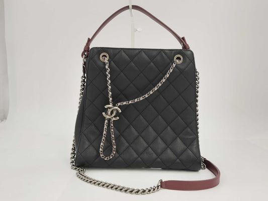 CHANEL shoulder bag
