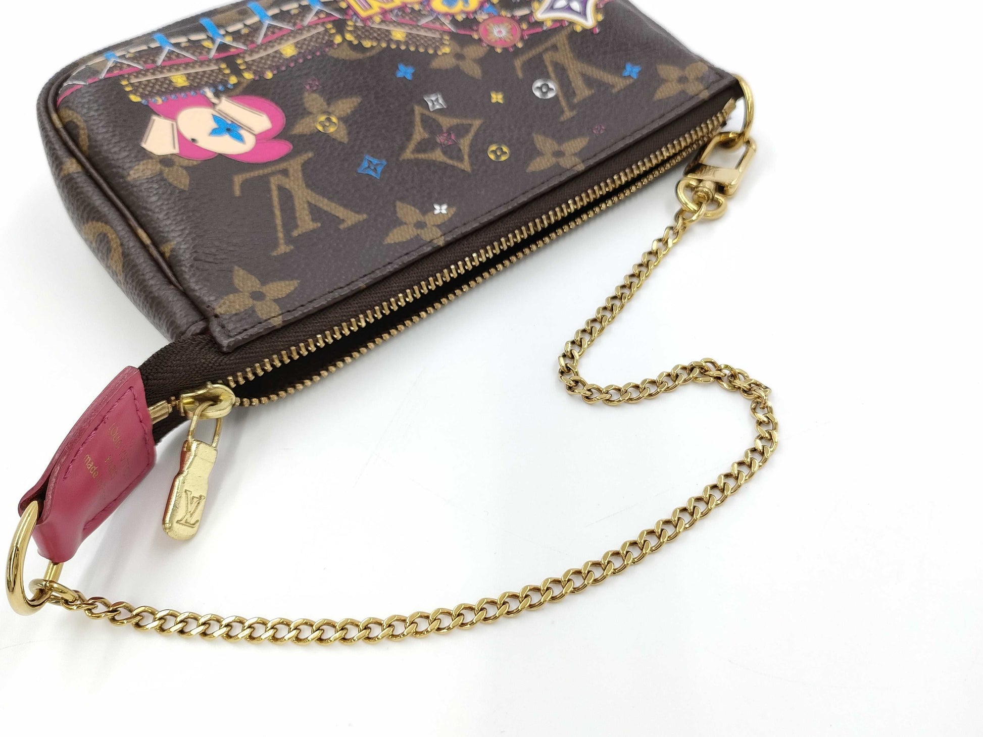 LOUIS VUITTON Mini Pochette Accessoires Pouch