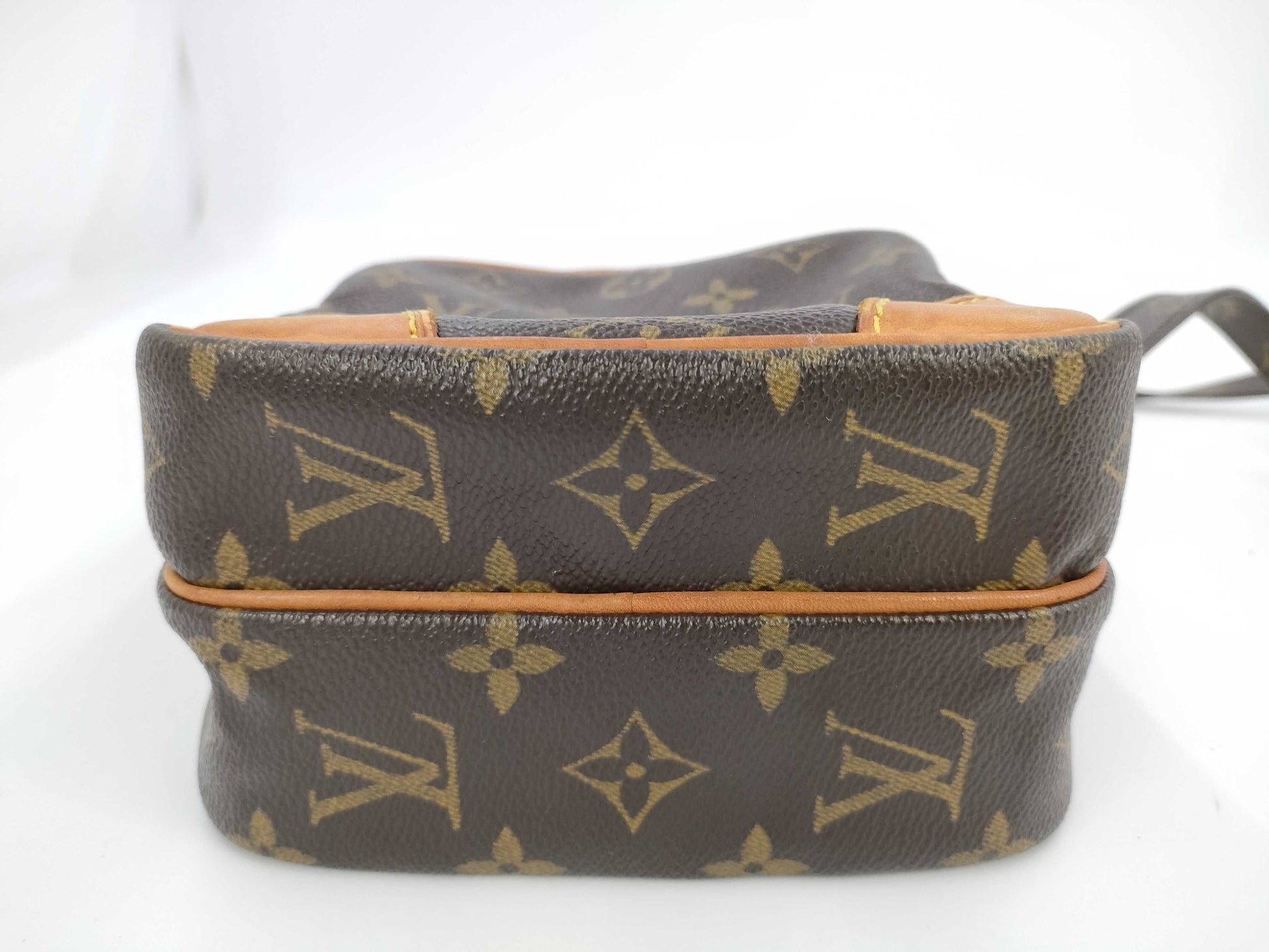 LOUIS VUITTON Monogram Shoulder Bag Serial Number Unknown