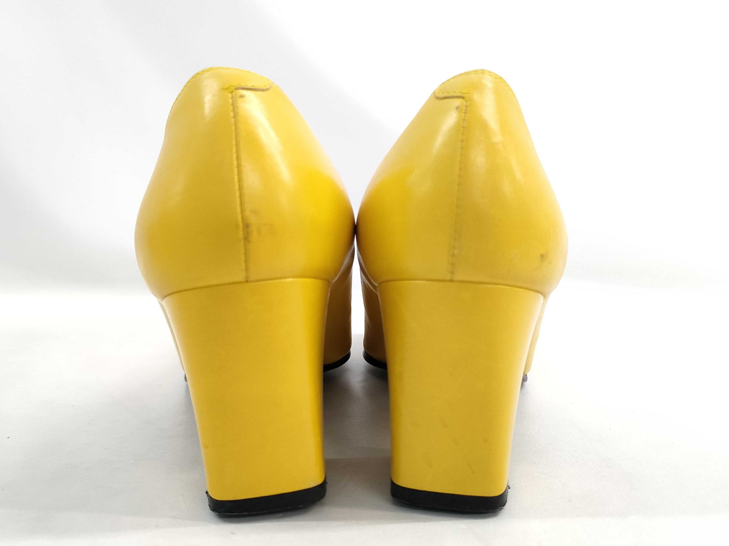 Yves Saint Laurent Pumps in Yellow Leather