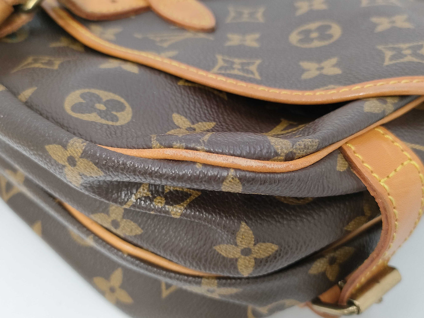 LOUIS VUITTON LOUIS VUITTON Louis Vuitton Monogram Saumur 30 AR1914 Shoulder Bag