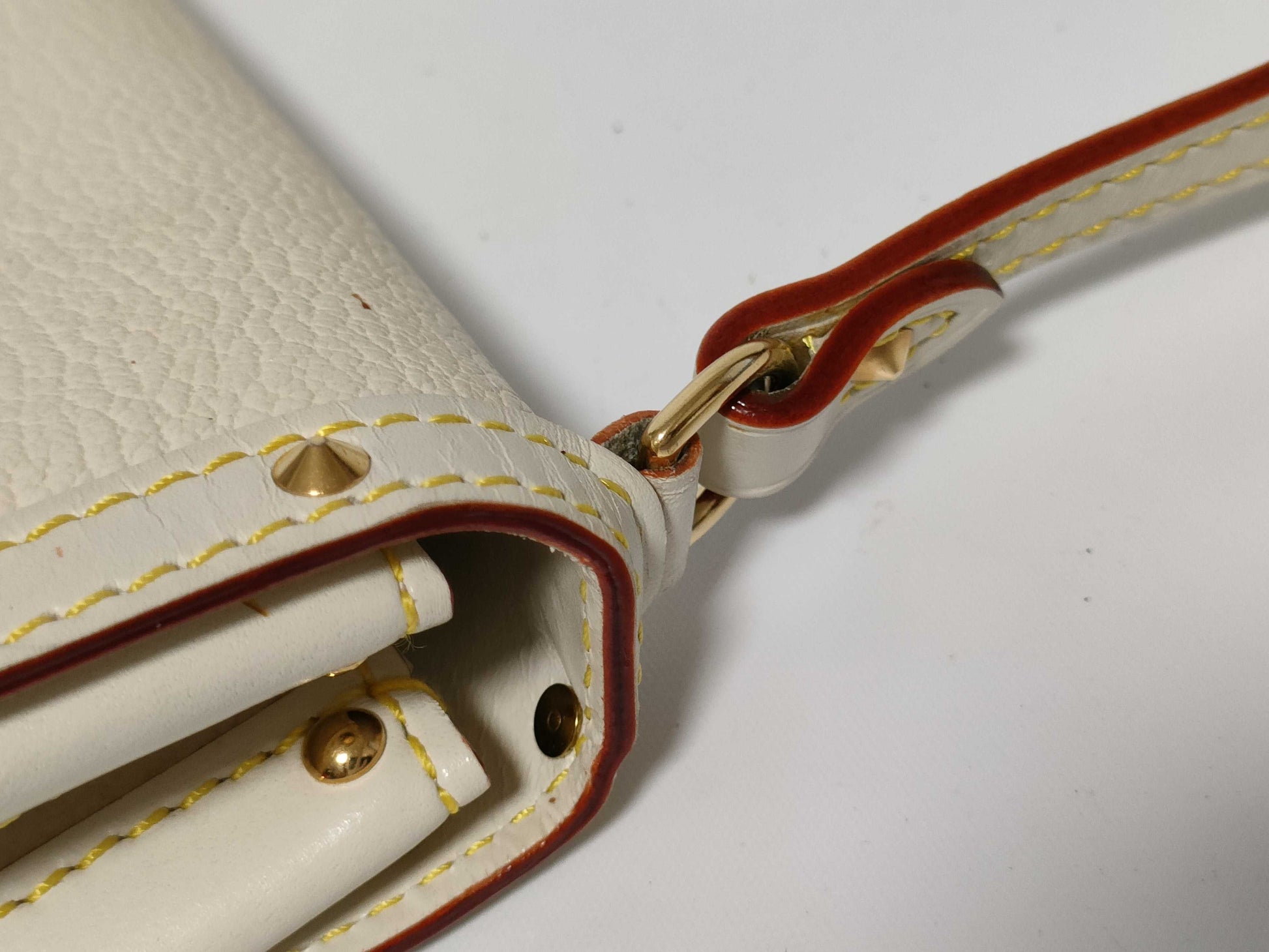 LOUIS VUITTON Suhali Louis Vuitton Suhali Emabre M92846 Bron Handbag