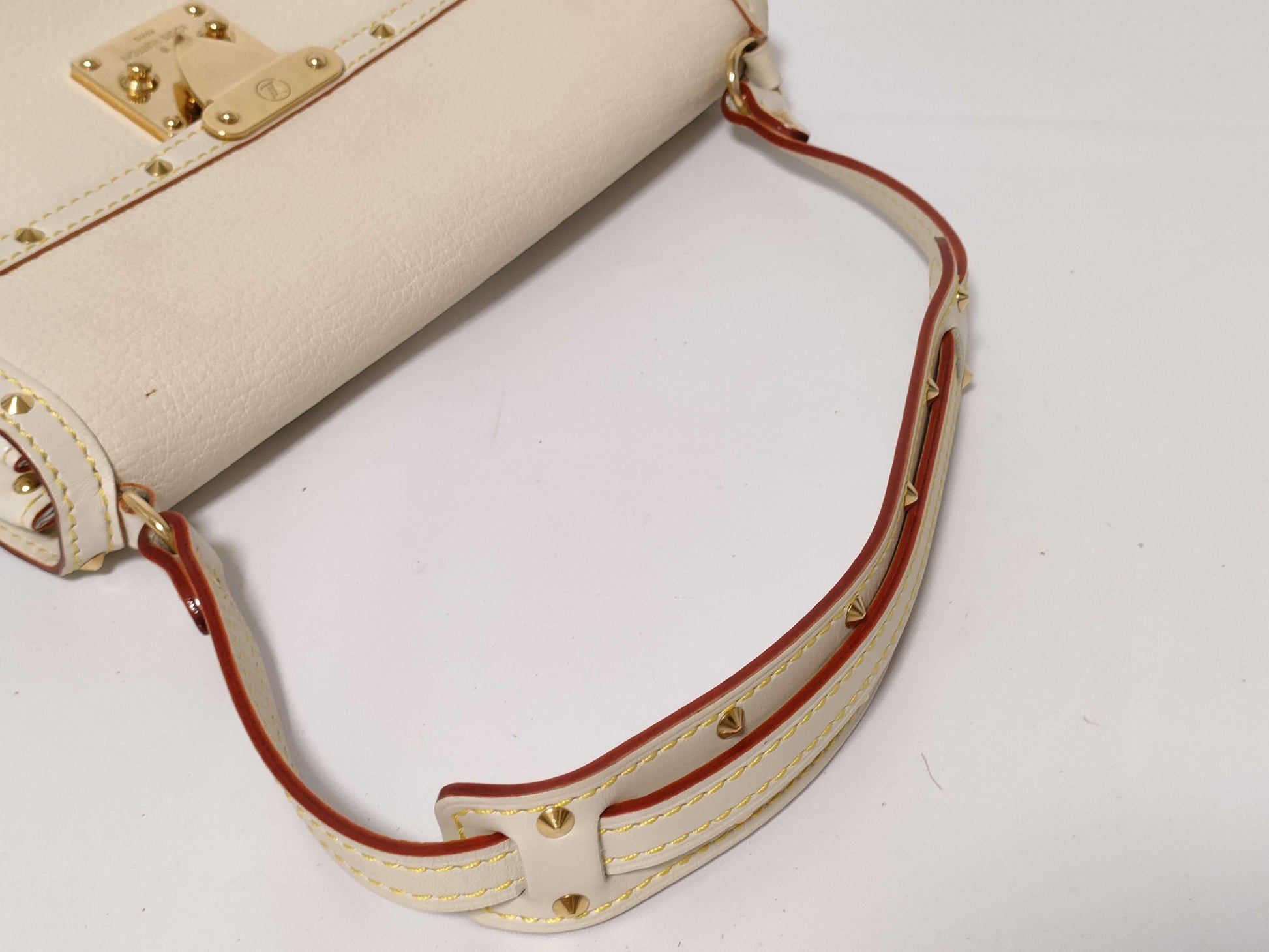 LOUIS VUITTON Suhali Louis Vuitton Suhali Emabre M92846 Bron Handbag