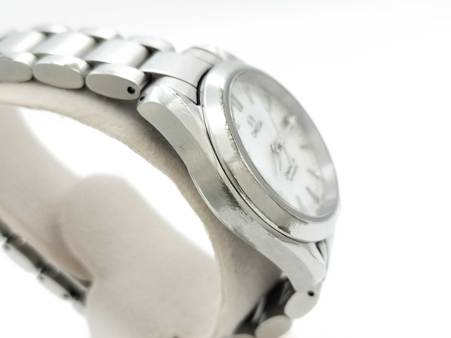 OMEGA 2573.70 59638145 Quartz Shell Dial Women's Watch