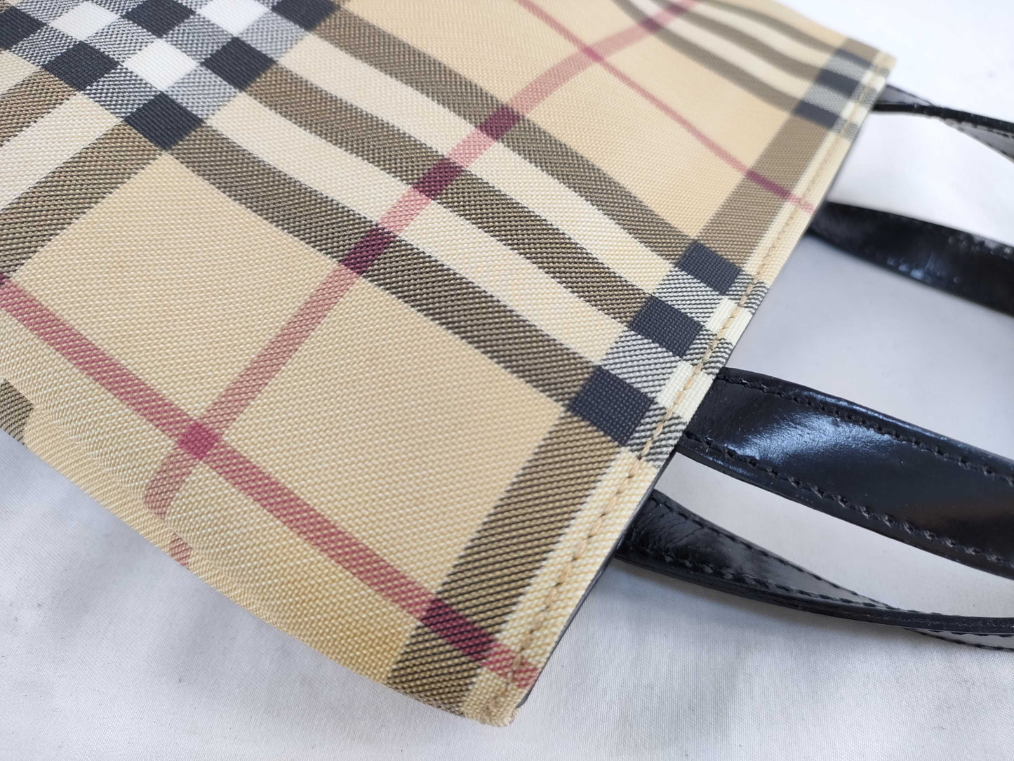 BURBERRY Black Handbag