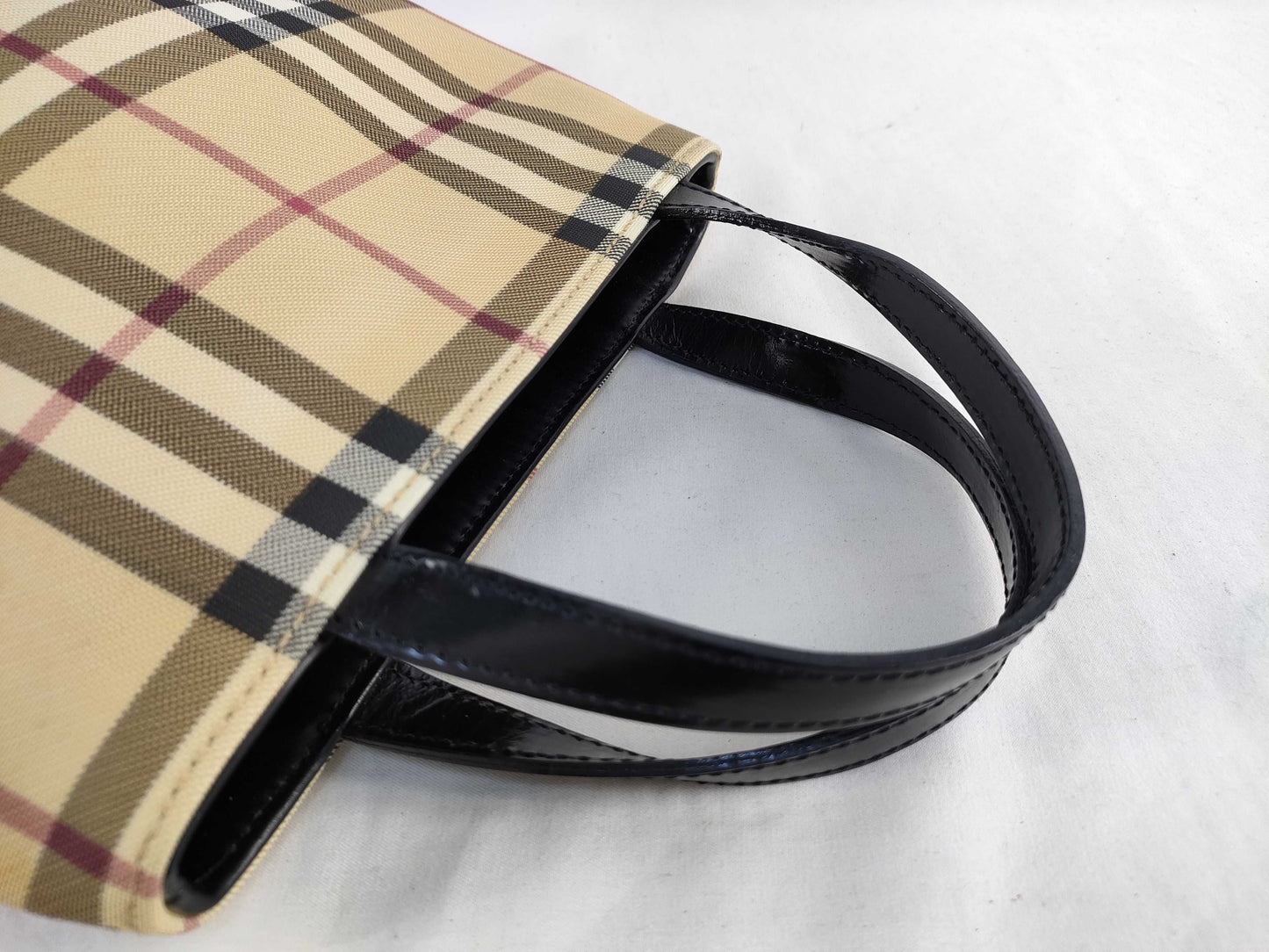 BURBERRY Black Handbag
