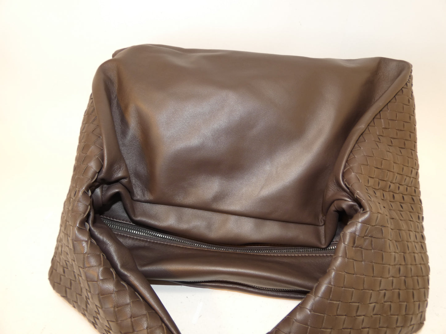 BOTTEGA VENETA Hobo Intrecciato Leather Dark Brown Shoulder Handbag