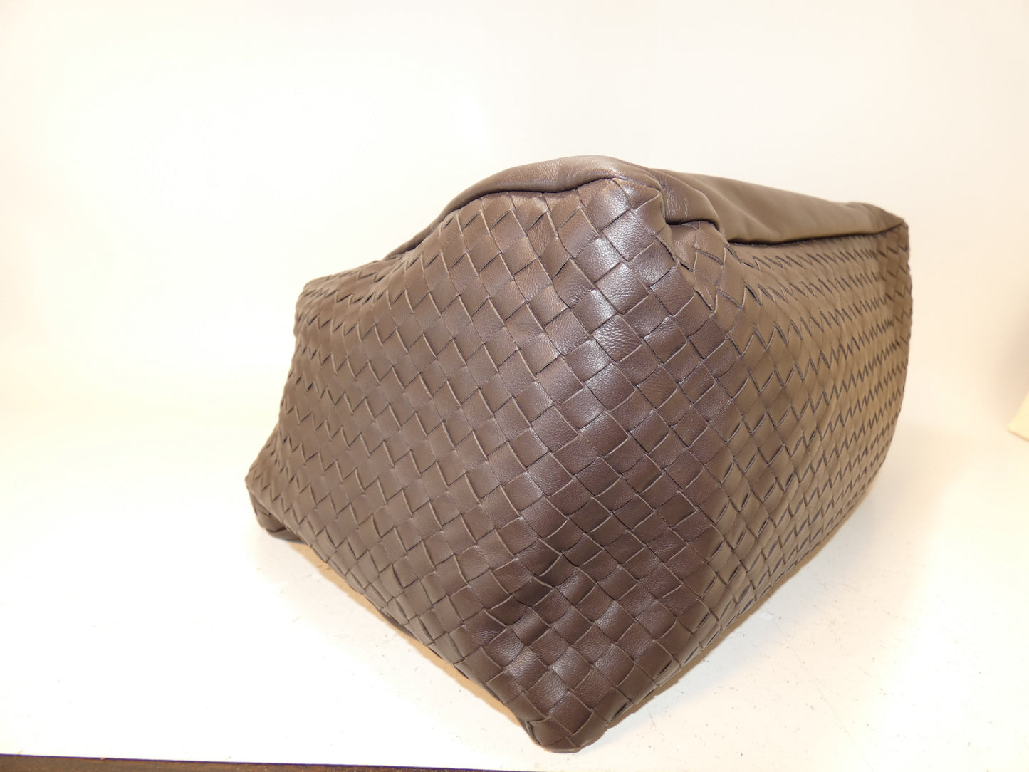 BOTTEGA VENETA Hobo Intrecciato Leather Dark Brown Shoulder Handbag