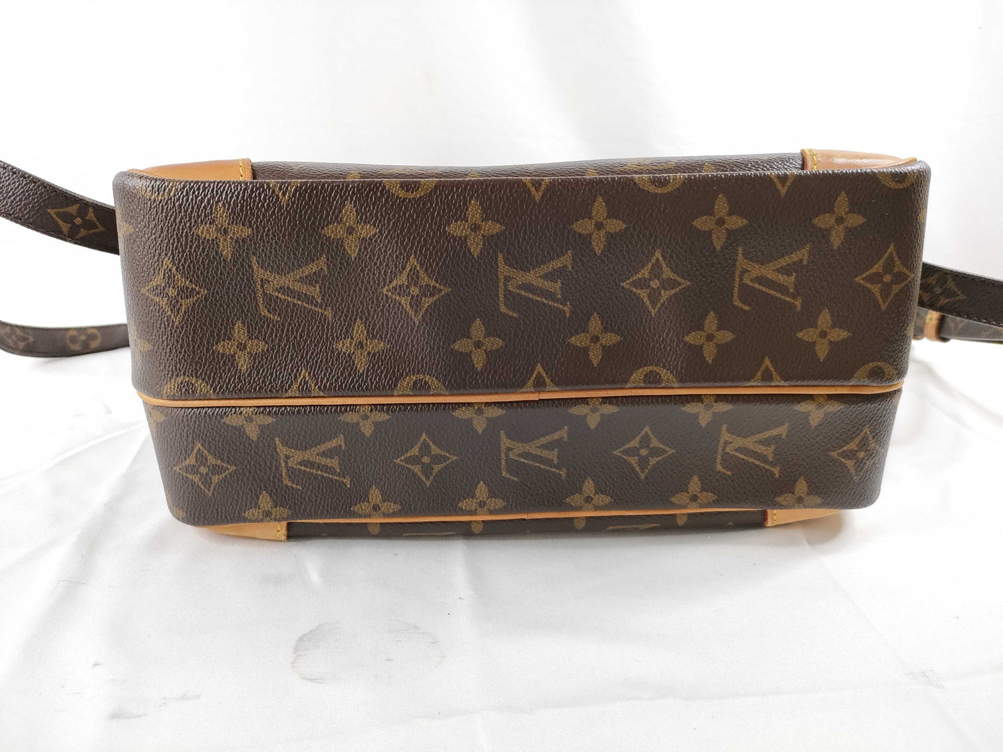 LOUIS VUITTON Monogram LV Nile Shoulder Bag