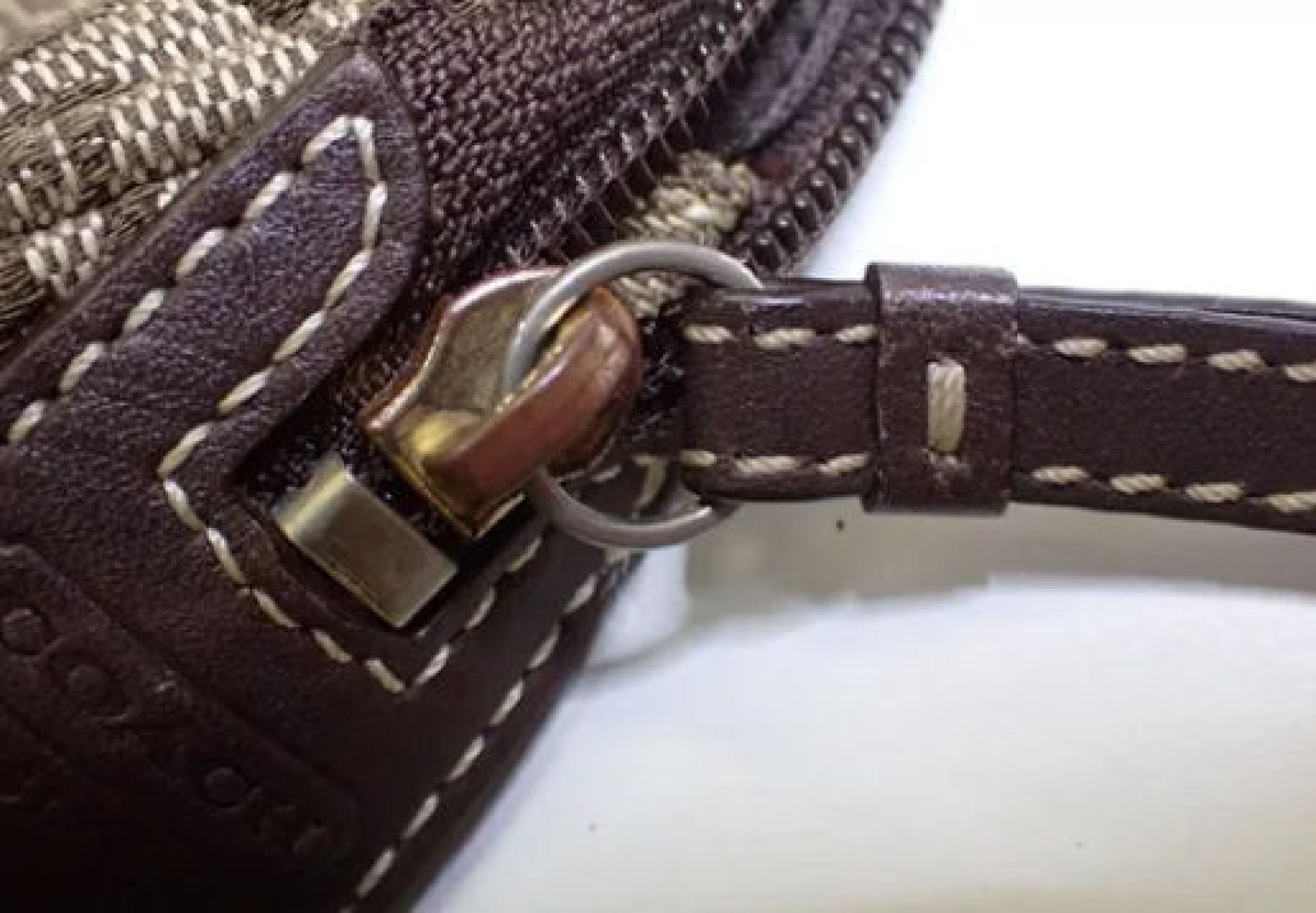 COACH Signature Pouch