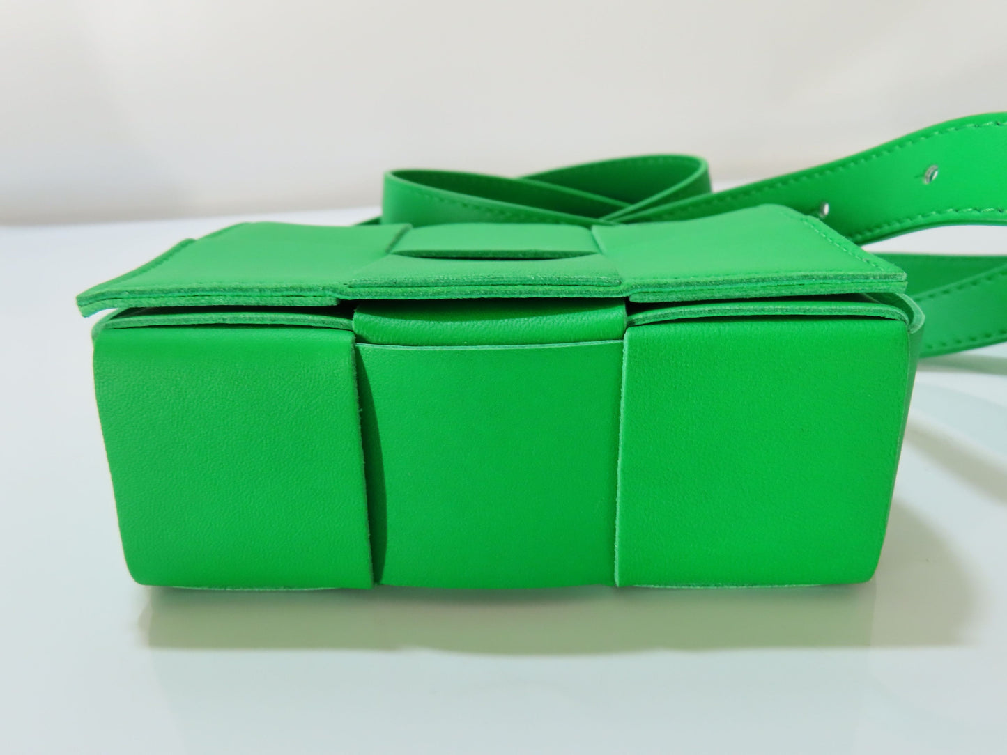 BOTTEGA VENETA Intrecciato Cassette Green Shoulder Bag
