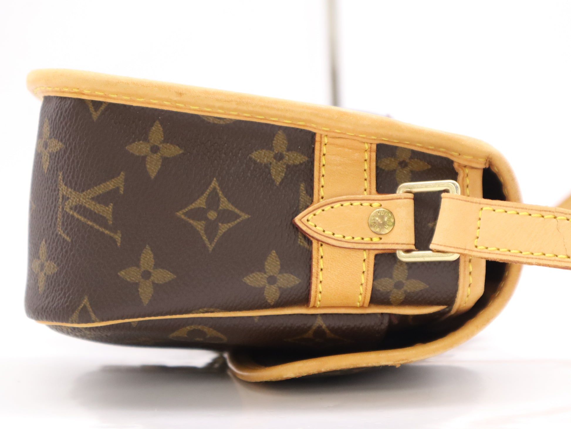 LOUIS VUITTON M42250 Sologne Shoulder Bag