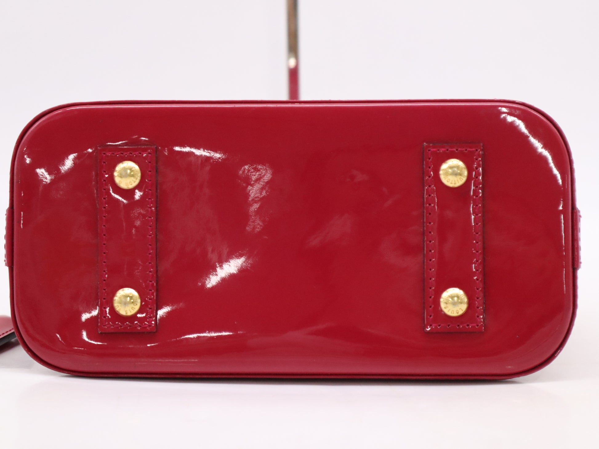 LOUIS VUITTON Vernis M50565 Alma BB Monogram Vernis Handbag with Shoulder Strap, Cloche, Cadena, Two Keys, and Dust Bag