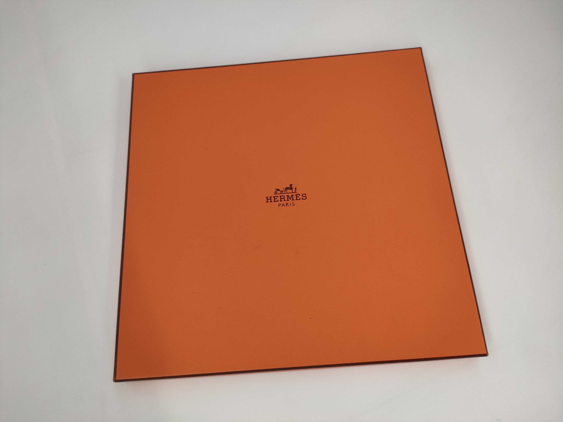 HERMES Silk Carré 90 LA PERRIERE Scarf with Box