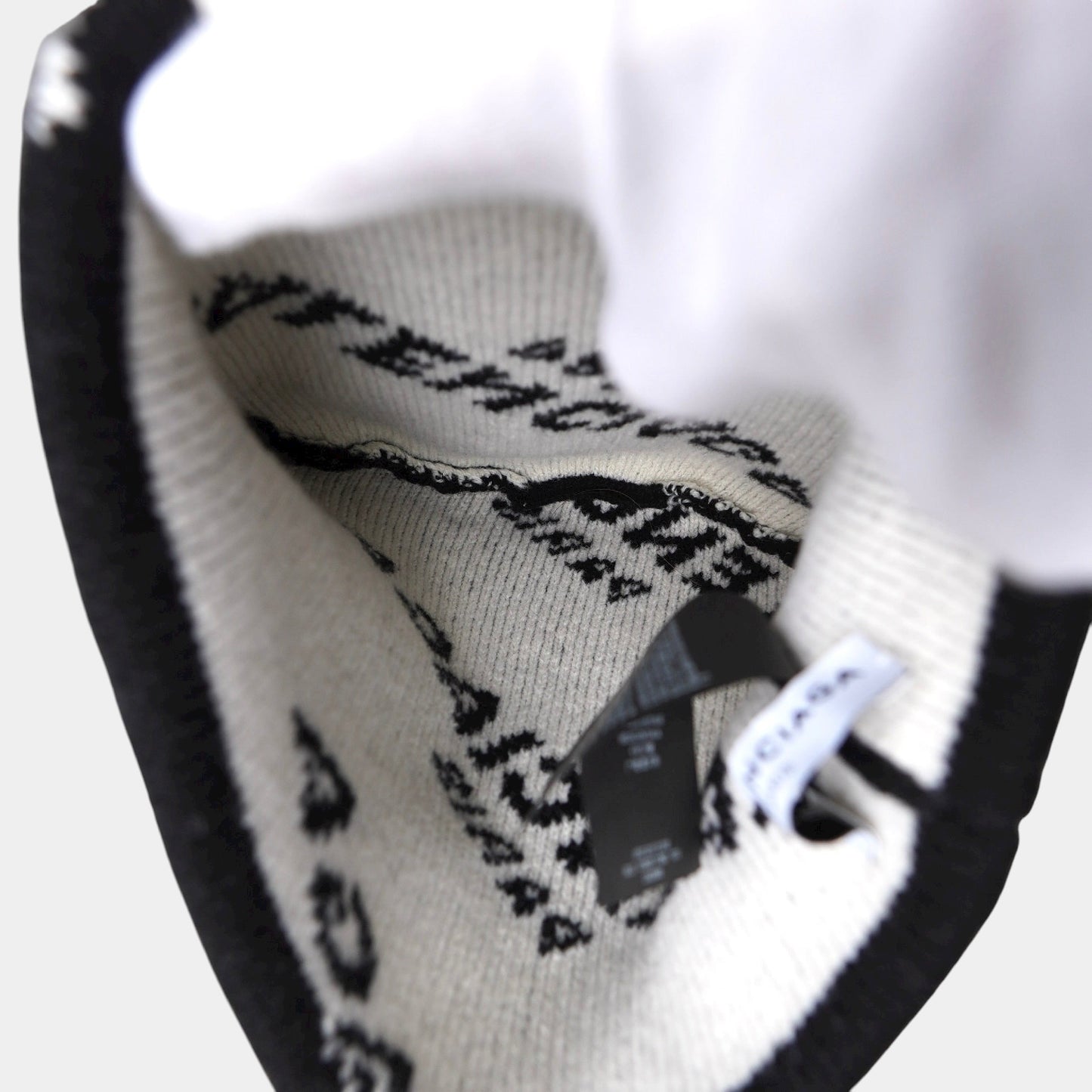 BALENCIAGA BALENCIAGA Logo Knit Beanie Black Other Accessories