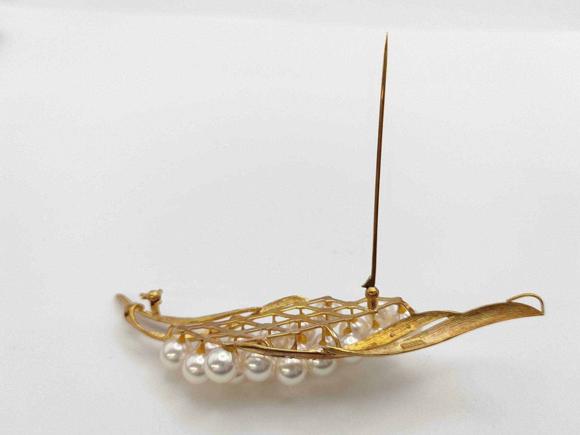 Pearl diameter: approx. 6.7-6.9mm, D0.12ct, 18K gold, 19.2g, brooch