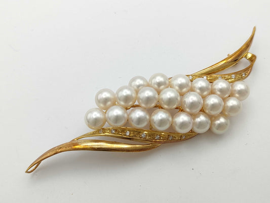 Pearl diameter: approx. 6.7-6.9mm, D0.12ct, 18K gold, 19.2g, brooch