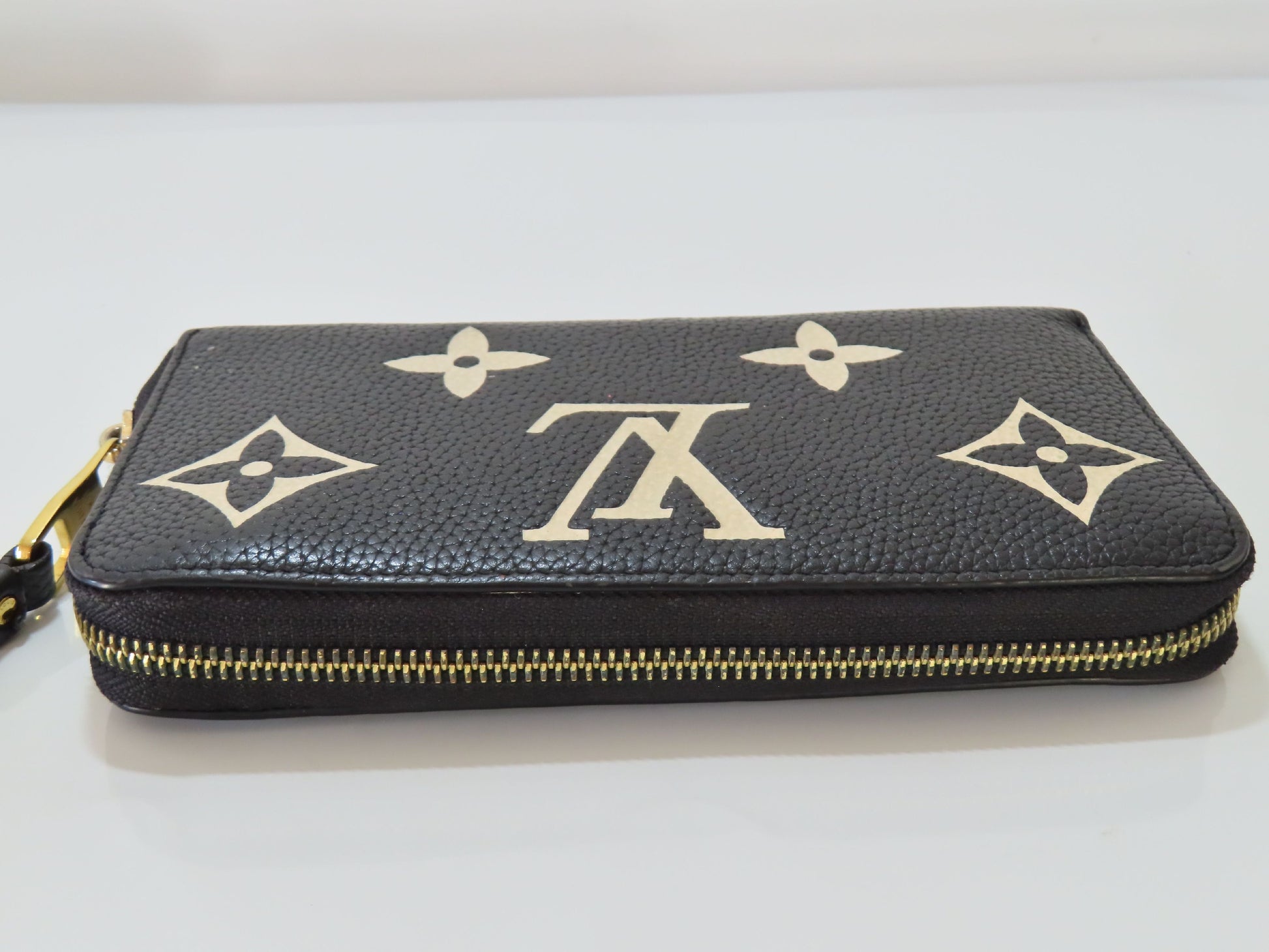LOUIS VUITTON Monogram Empreinte LV Mono Bicolor Empreinte Zippy Wallet M80481 Wallet