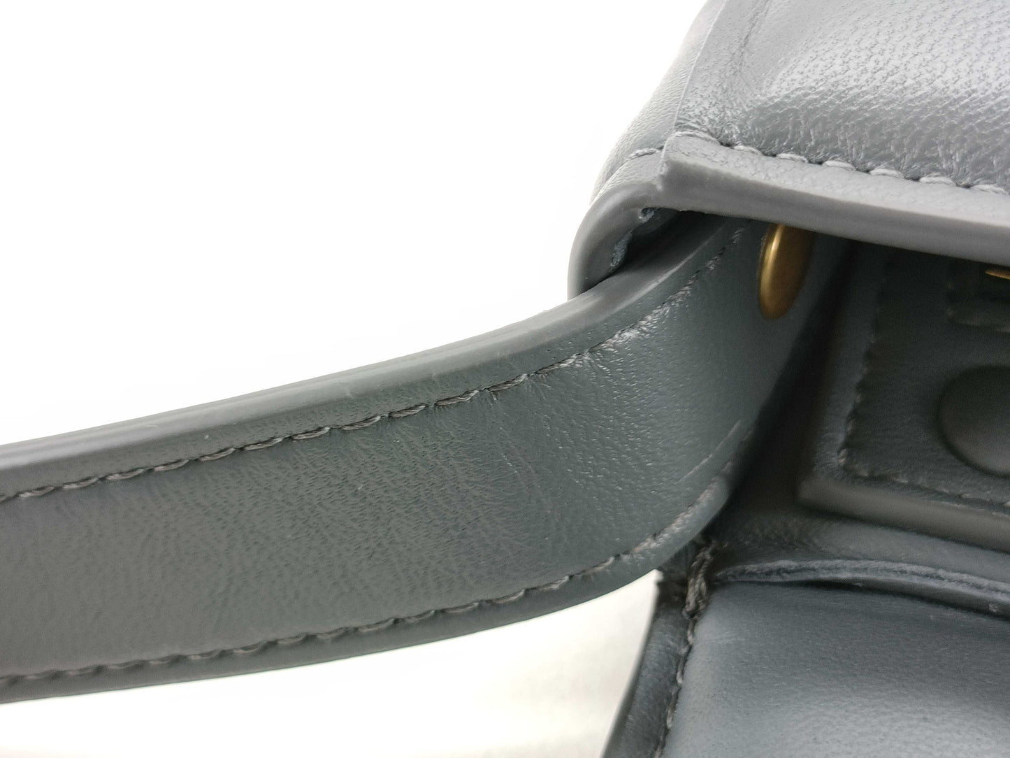 BOTTEGA VENETA Intrecciato Padded Cassette Maxi Intrecciato Lambskin Gray Shoulder Bag