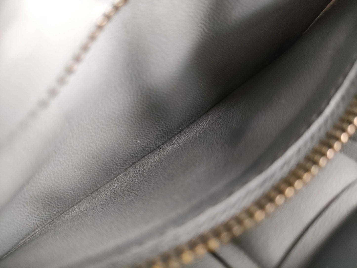BOTTEGA VENETA Intrecciato Padded Cassette Maxi Intrecciato Lambskin Gray Shoulder Bag