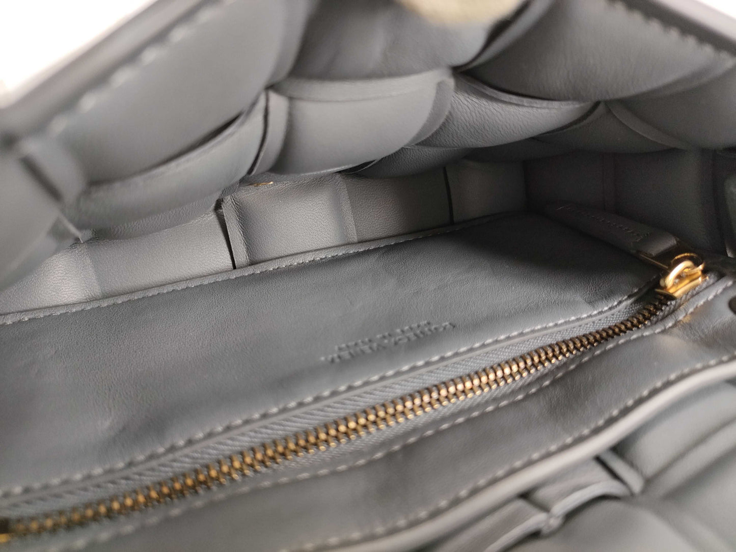 BOTTEGA VENETA Intrecciato Padded Cassette Maxi Intrecciato Lambskin Gray Shoulder Bag