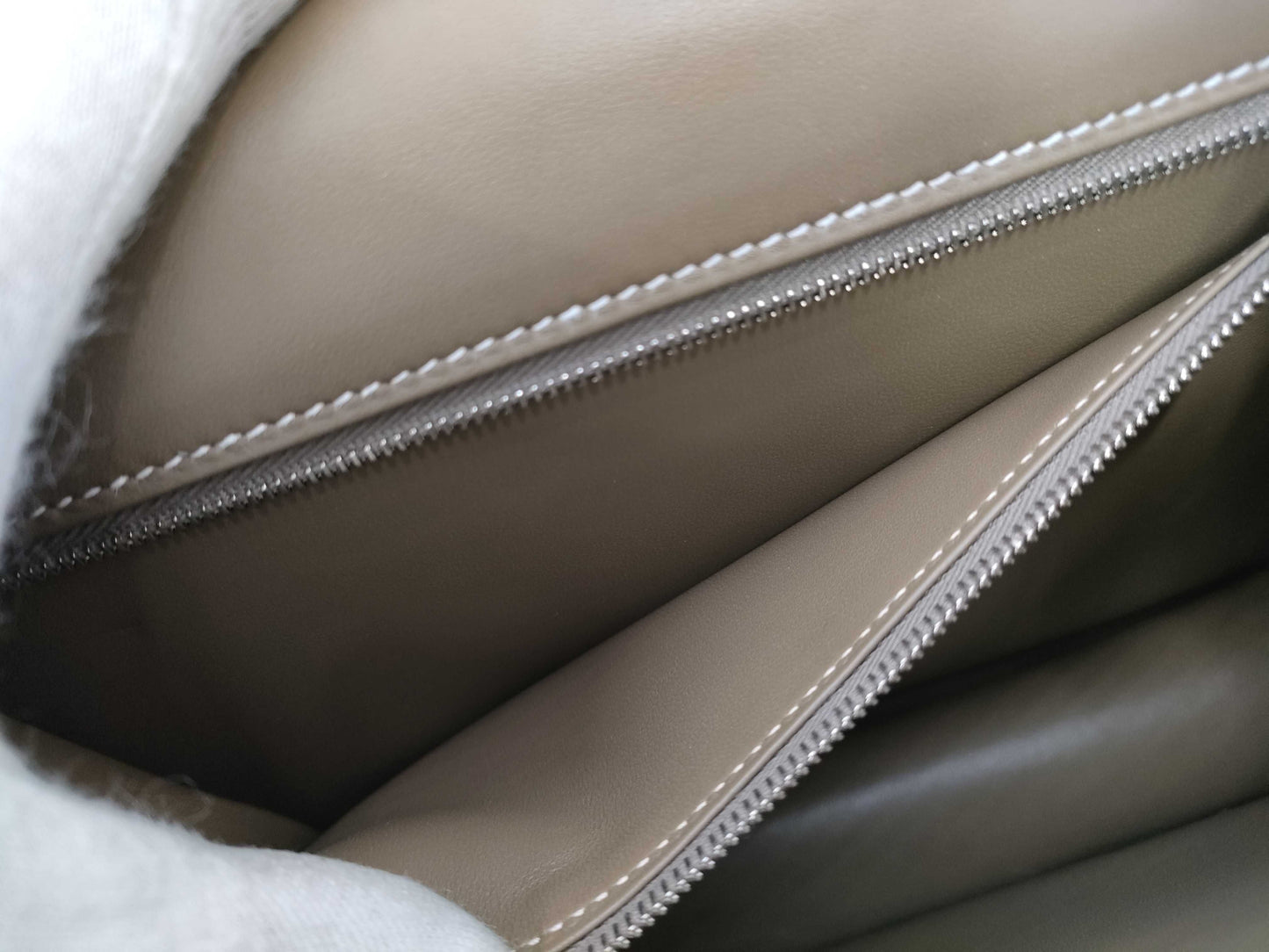 HERMES Constance Epsom Silver Constance Series A Stamp Shoulder Bag