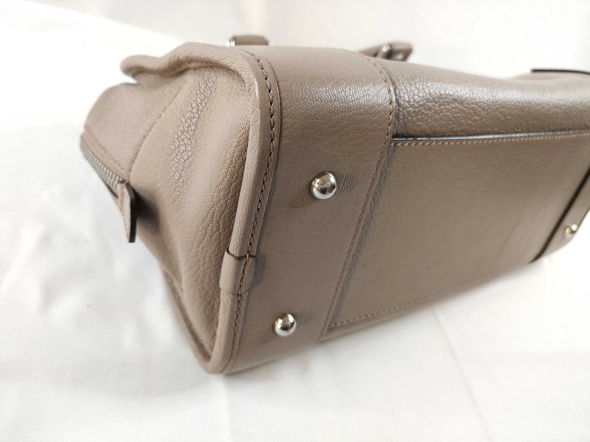 LOEWE Amazona 28 Beige Handbag