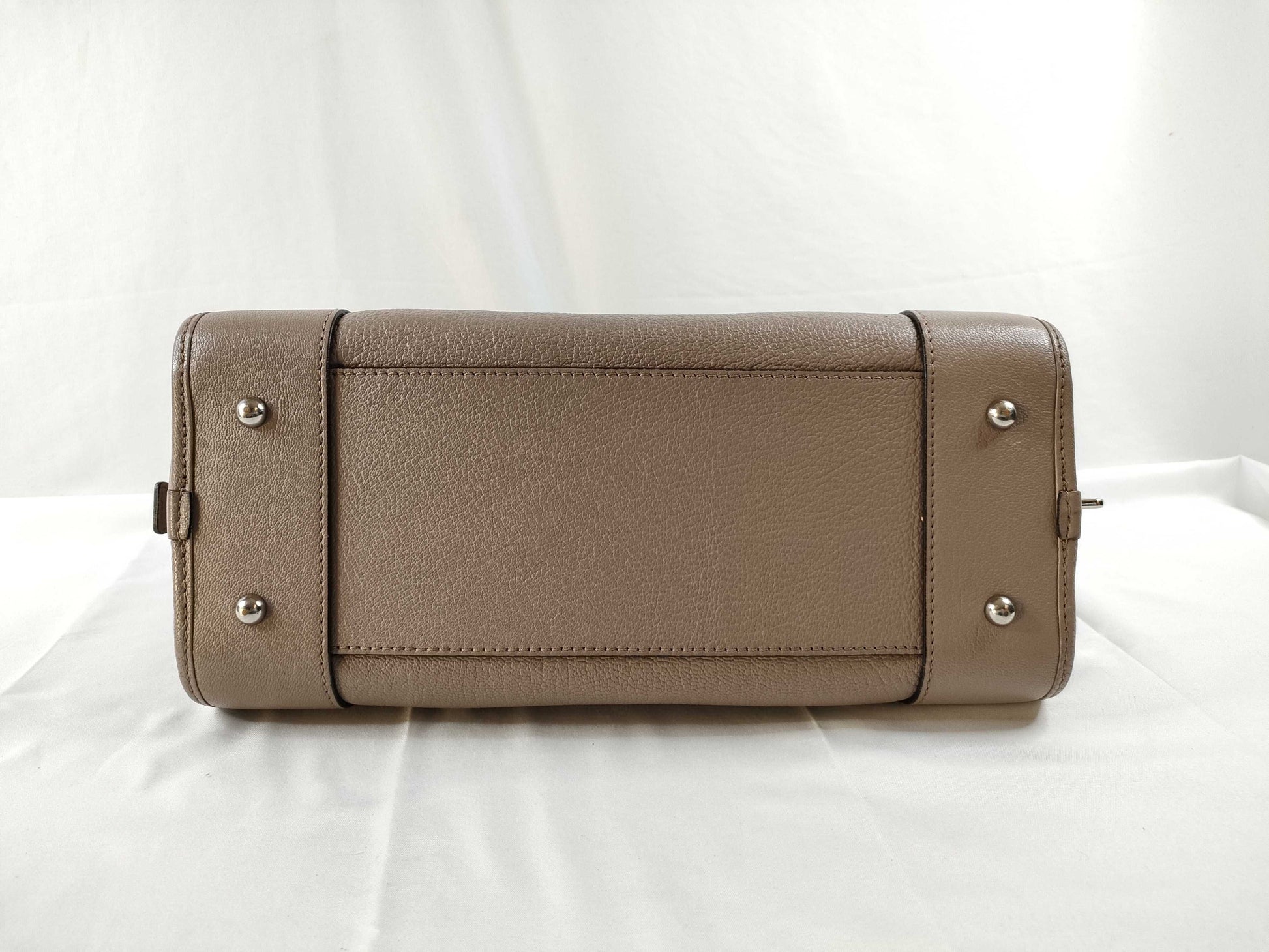 LOEWE Amazona 28 Beige Handbag