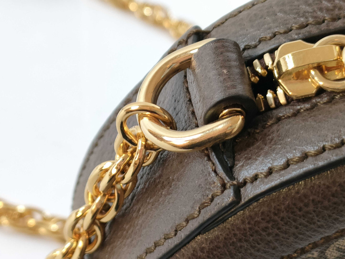 GUCCI GG Supreme Sherry Shoulder Bag