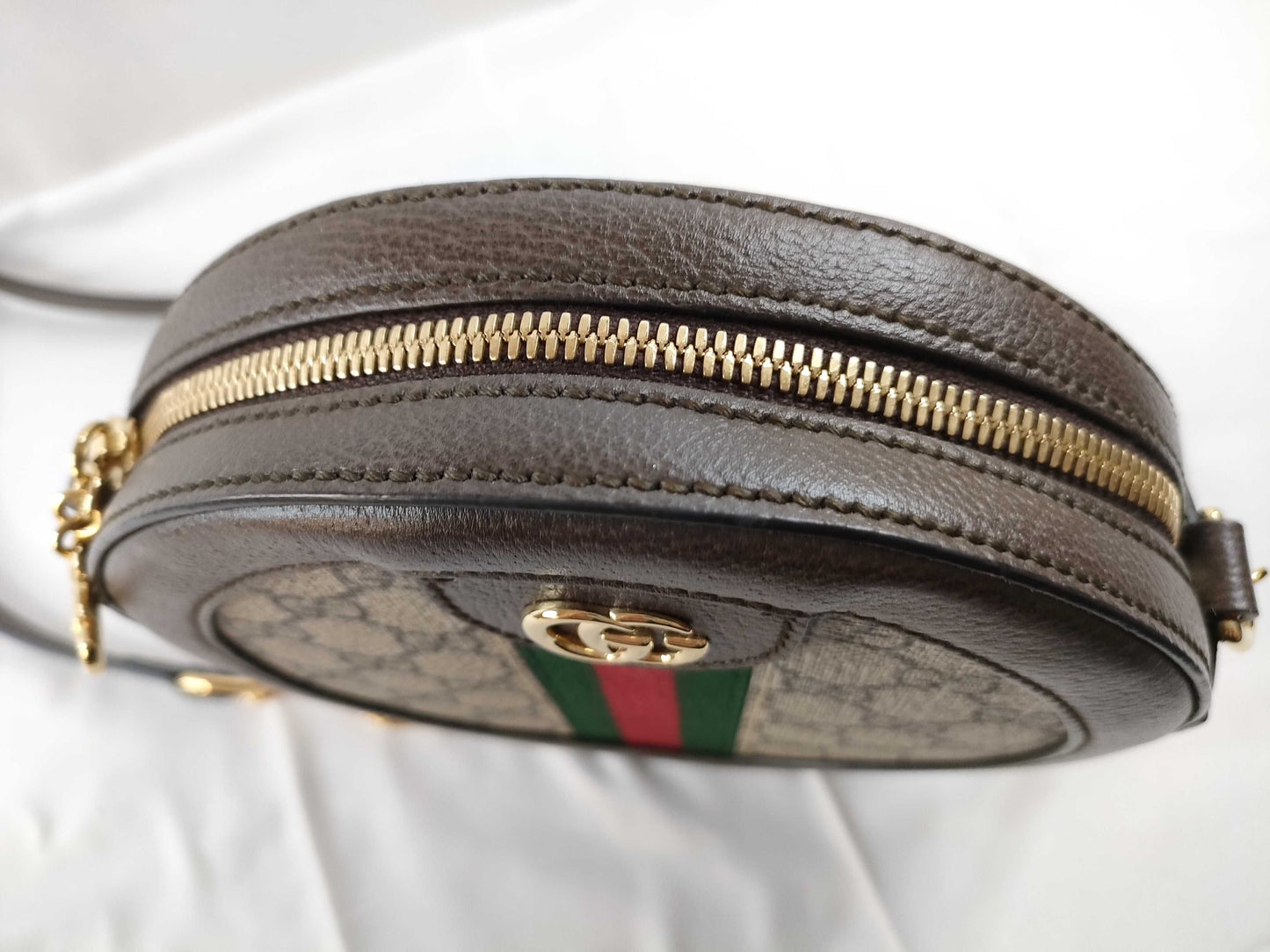 GUCCI GG Supreme Sherry Shoulder Bag