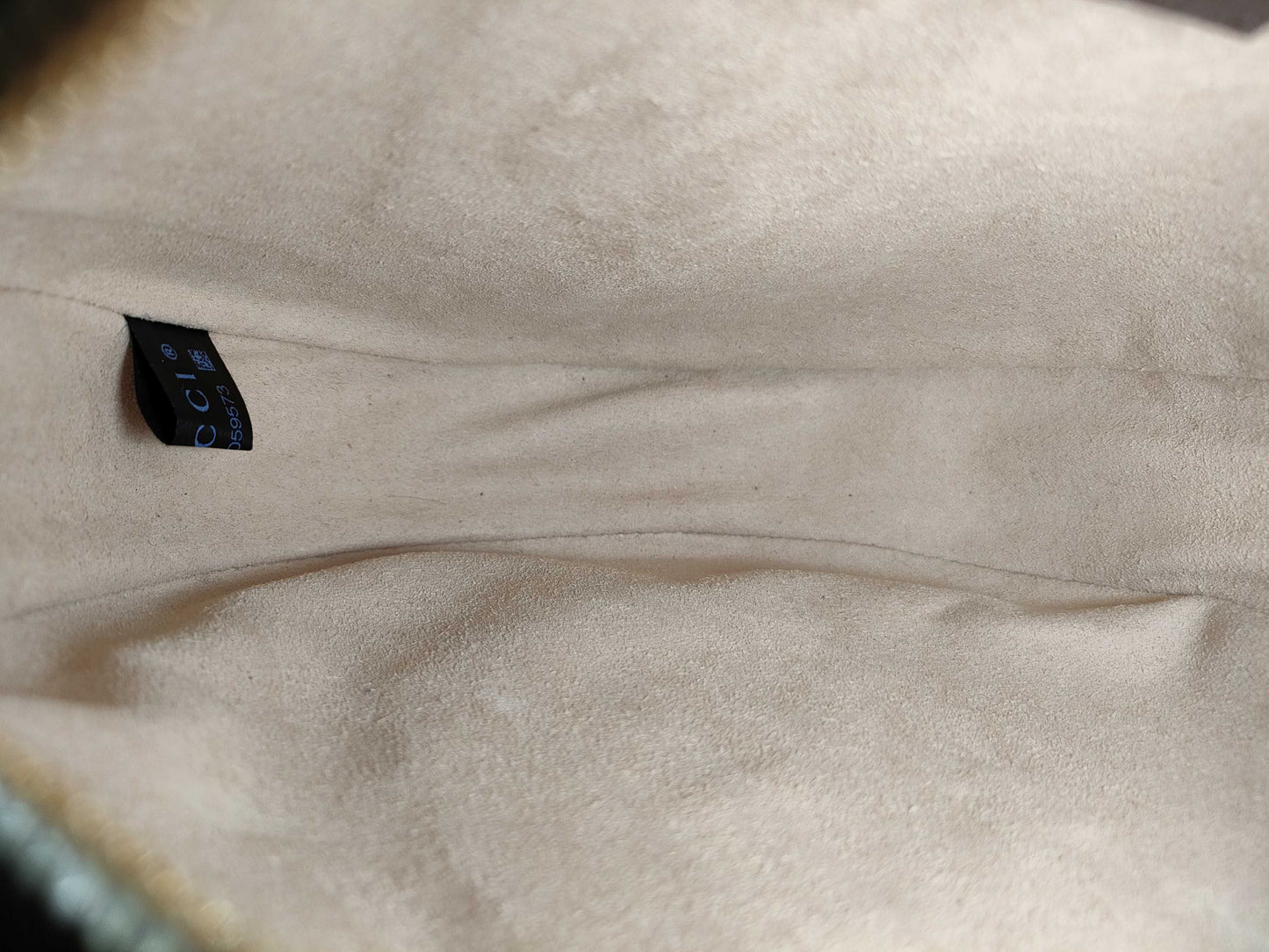 GUCCI GG Supreme Sherry Shoulder Bag