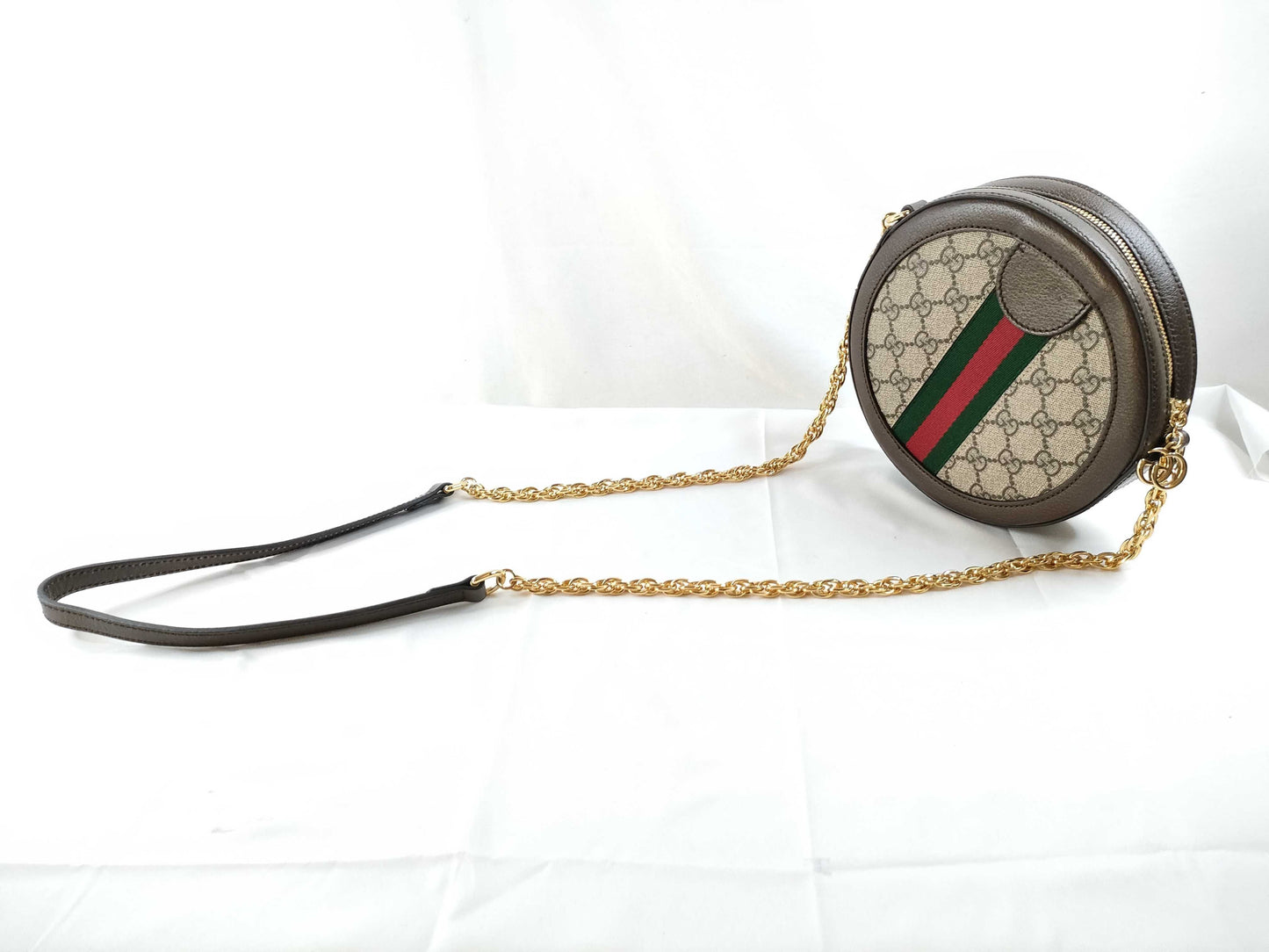 GUCCI GG Supreme Sherry Shoulder Bag