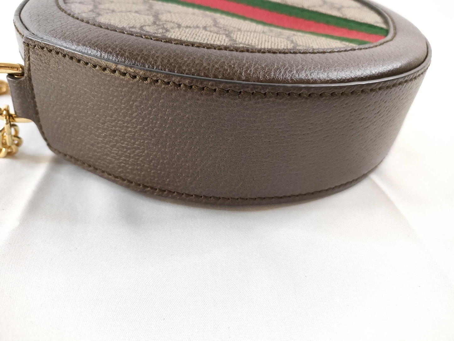 GUCCI GG Supreme Sherry Shoulder Bag