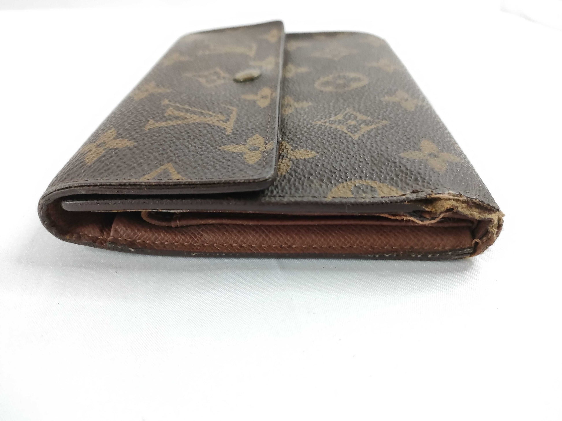 LOUIS VUITTON Monogram Louis Vuitton Monogram Wallet