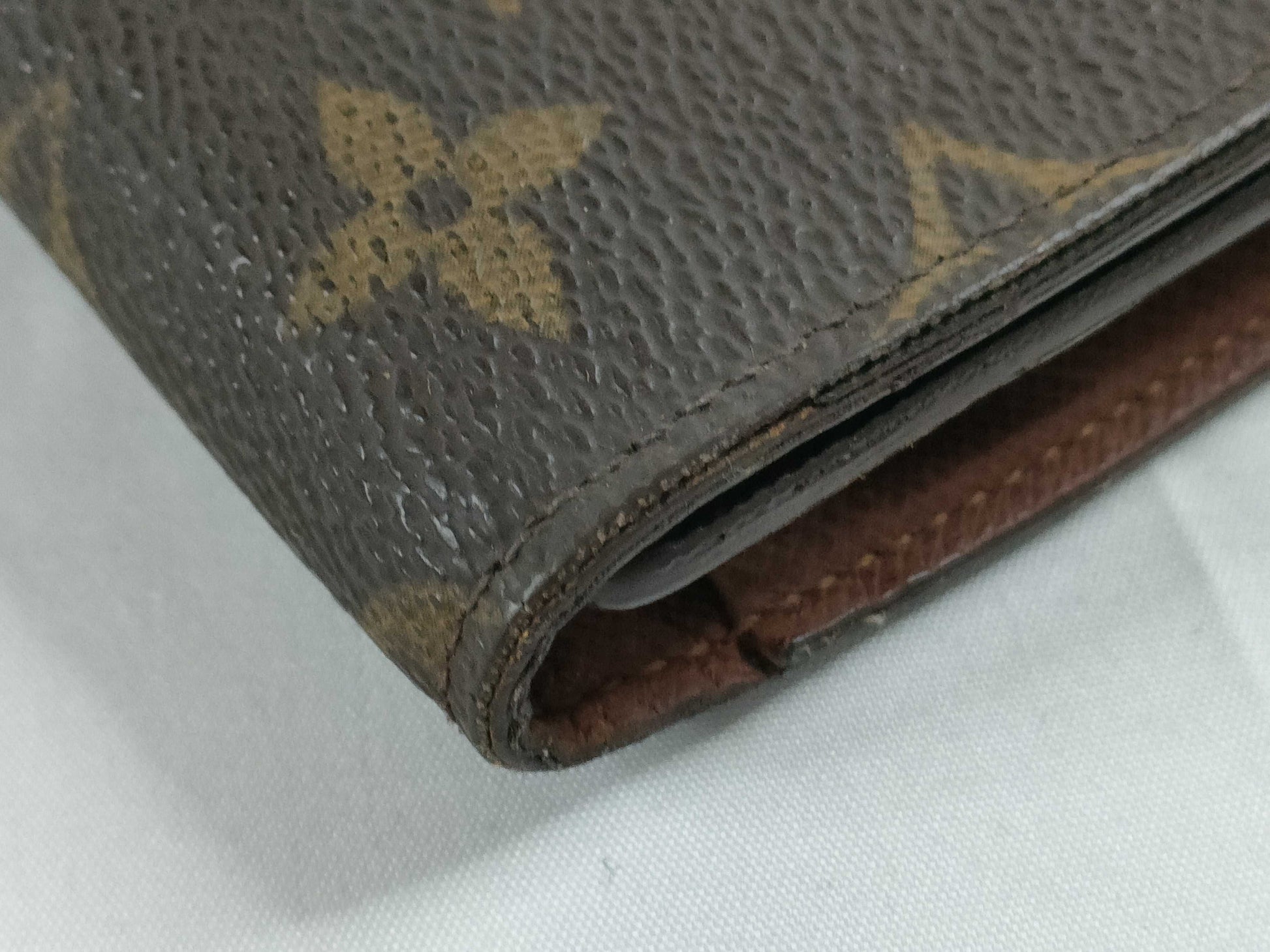 LOUIS VUITTON Monogram Louis Vuitton Monogram Wallet