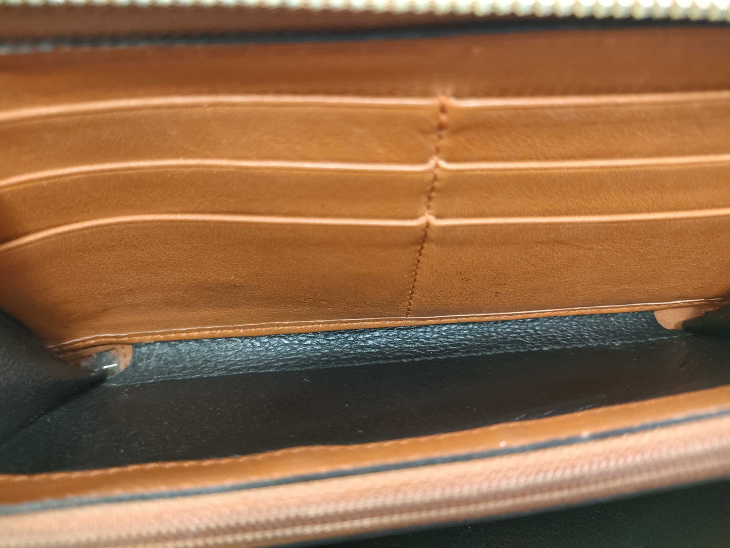 GUCCI Sukey Zippy Wallet
