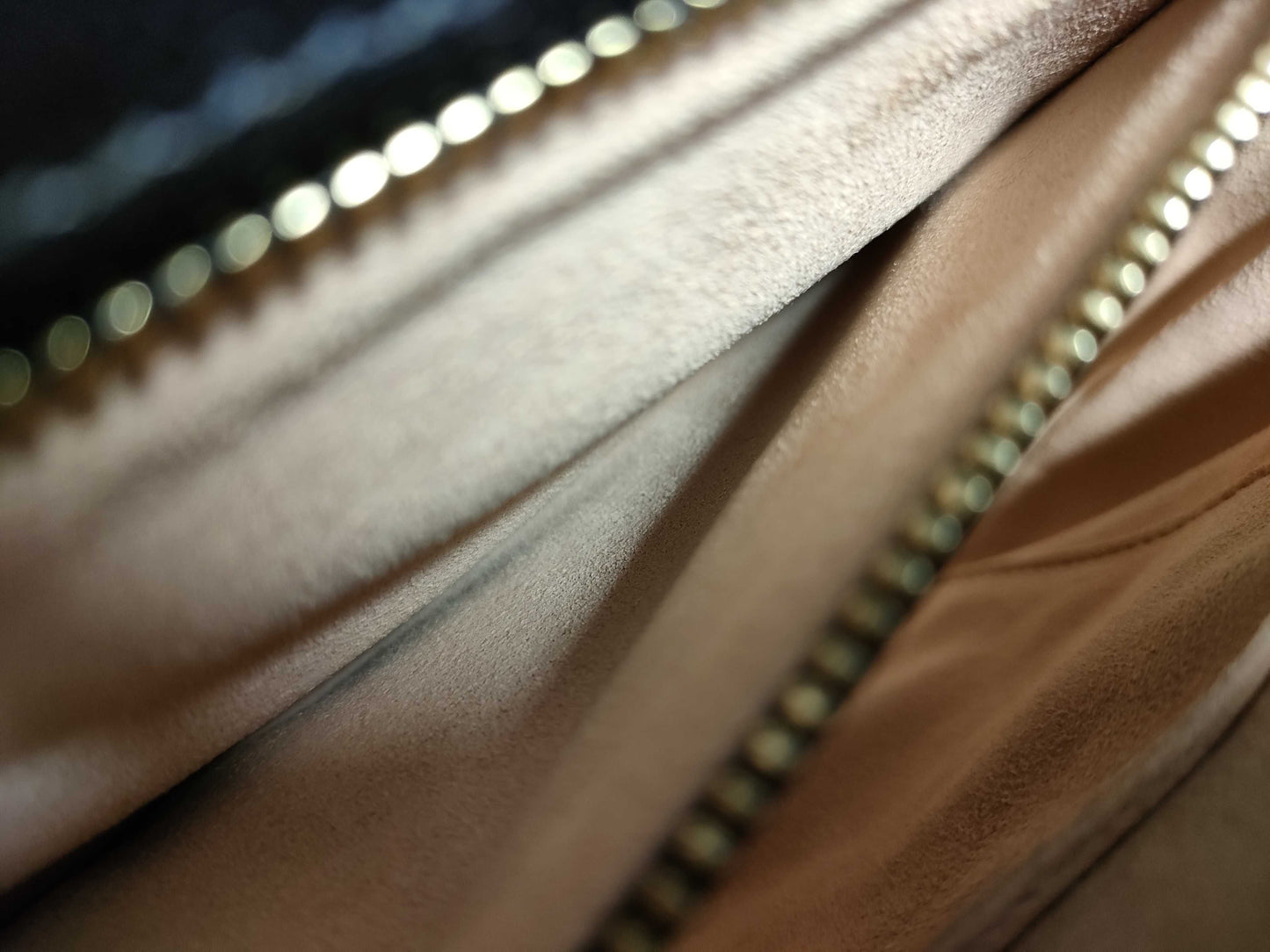 GUCCI GG Shoulder Bag with Dust Bag