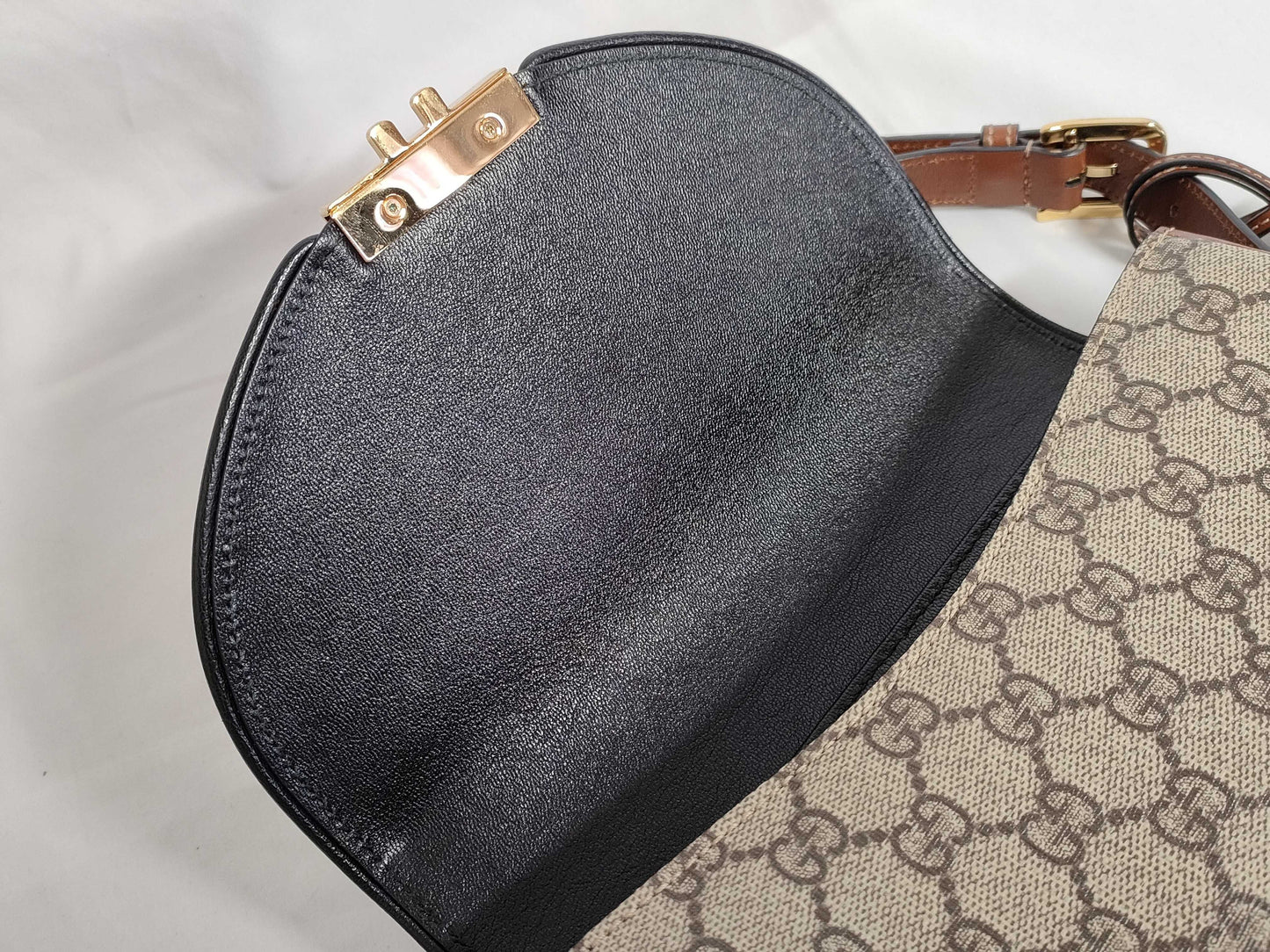 GUCCI GG Shoulder Bag with Dust Bag