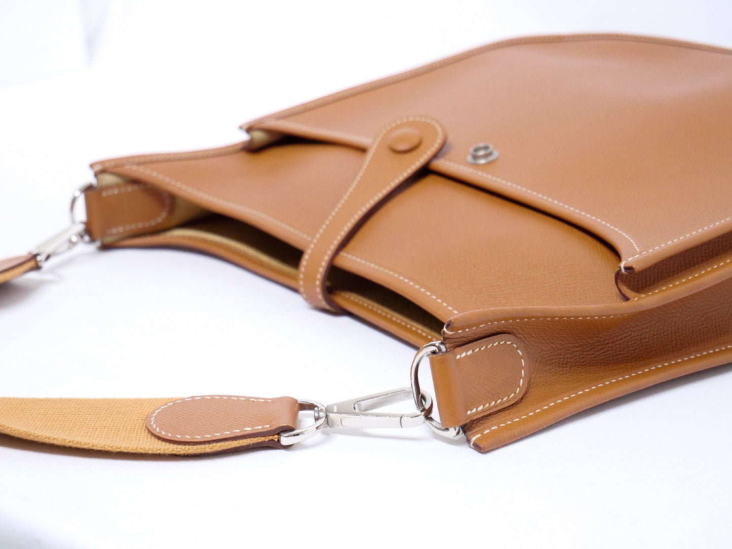HERMES Evelyn II Epson Gold Shoulder Bag