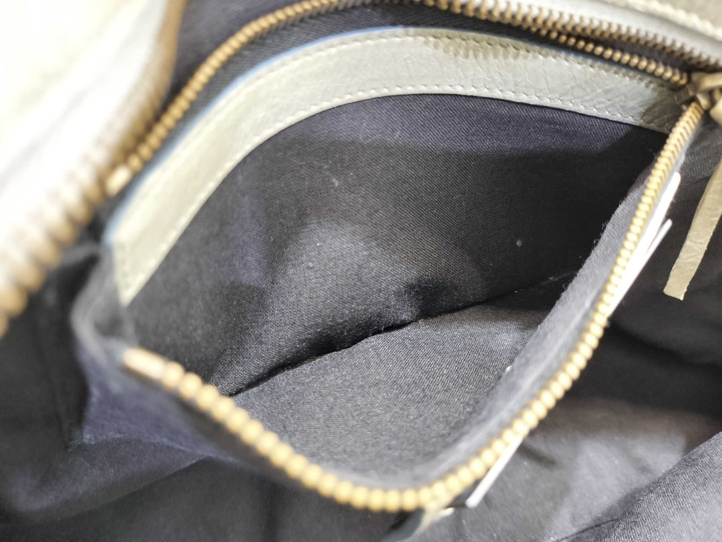 BALENCIAGA The City Balenciaga City Handbag Handbag