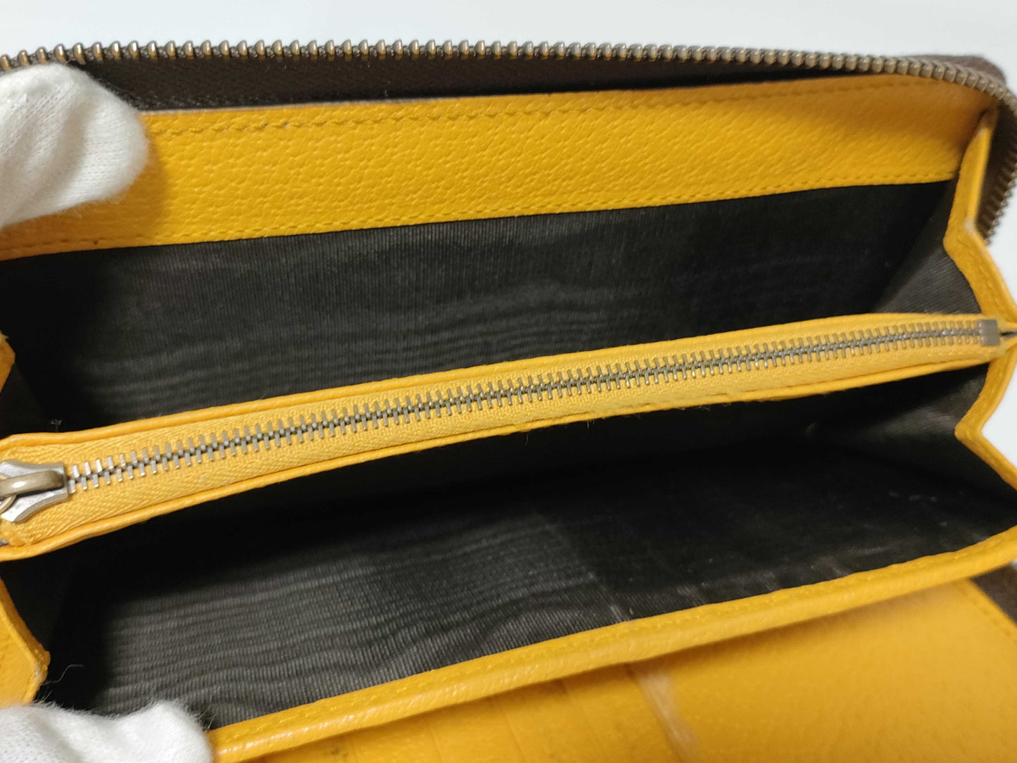 GUCCI GG Supreme Wallet with Box and Dust Bag