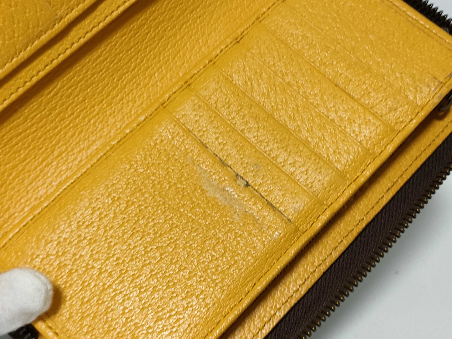 GUCCI GG Supreme Wallet with Box and Dust Bag
