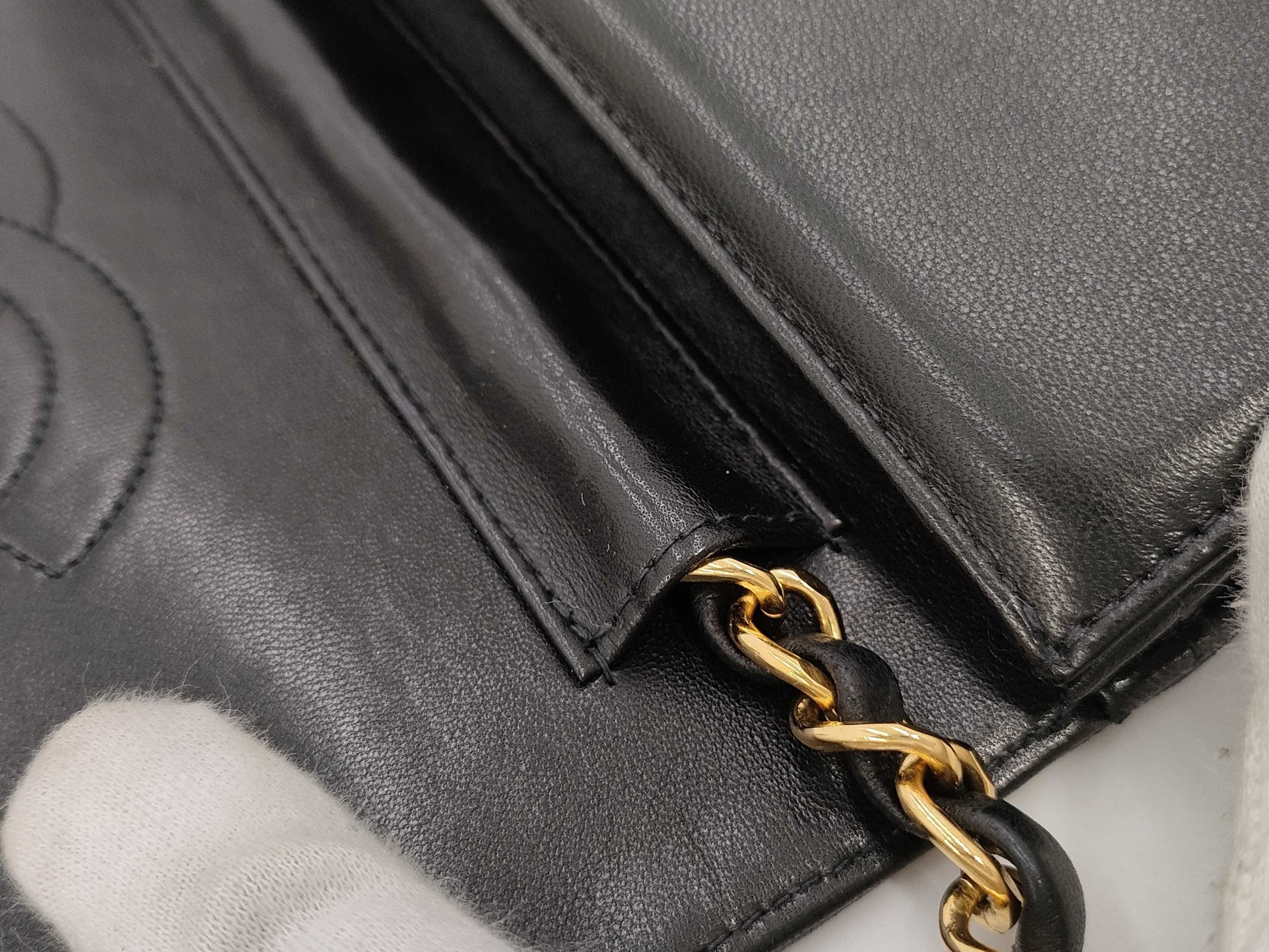 CHANEL Matelasse Lambskin Single Flap Shoulder Bag