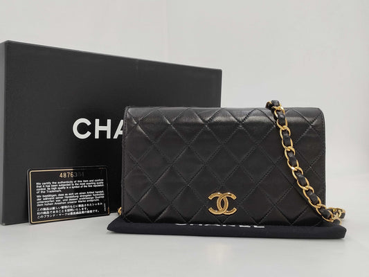 CHANEL Matelasse Lambskin Single Flap Shoulder Bag