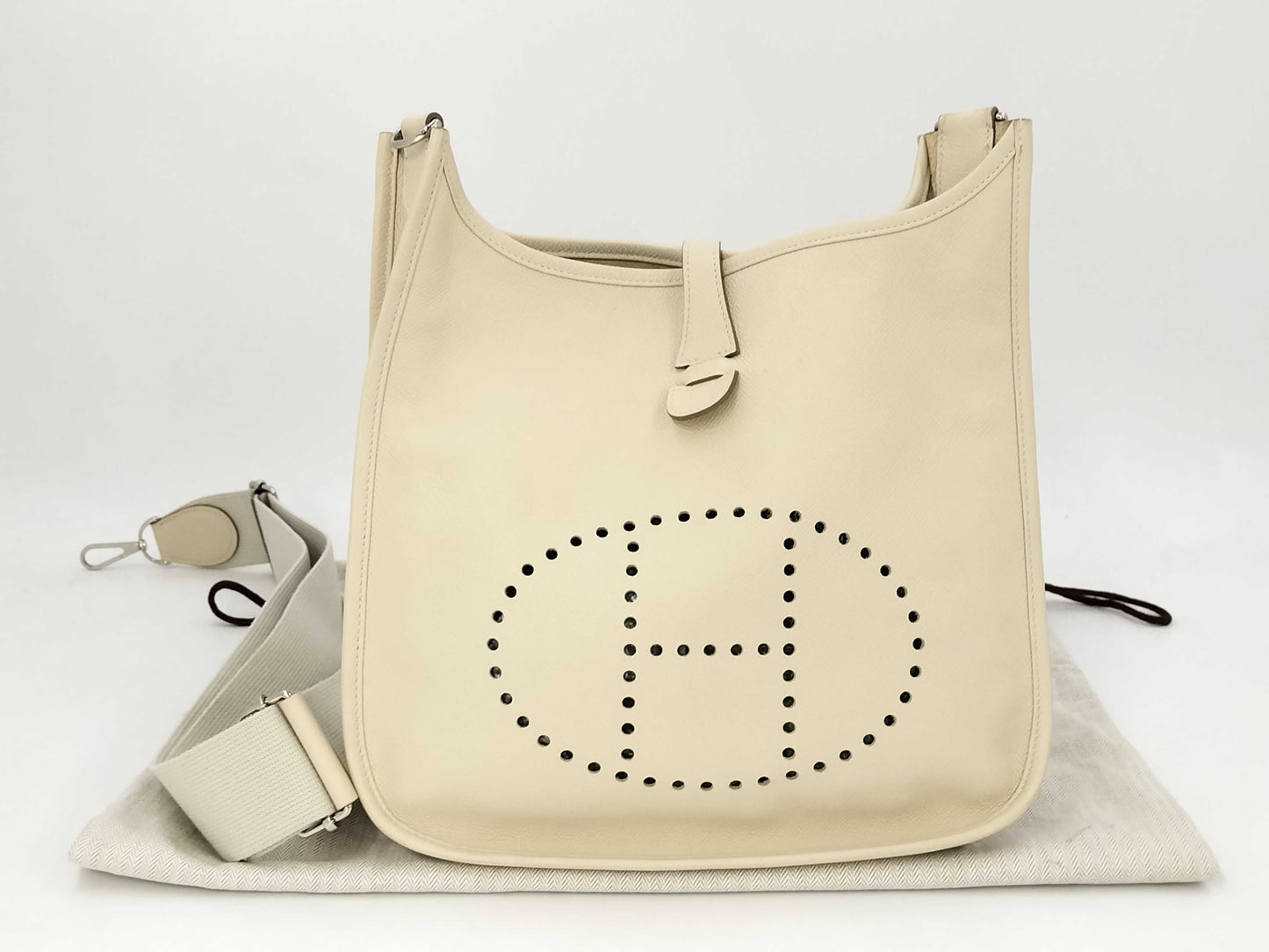 HERMES Evelyne III X Stamp Shoulder Bag