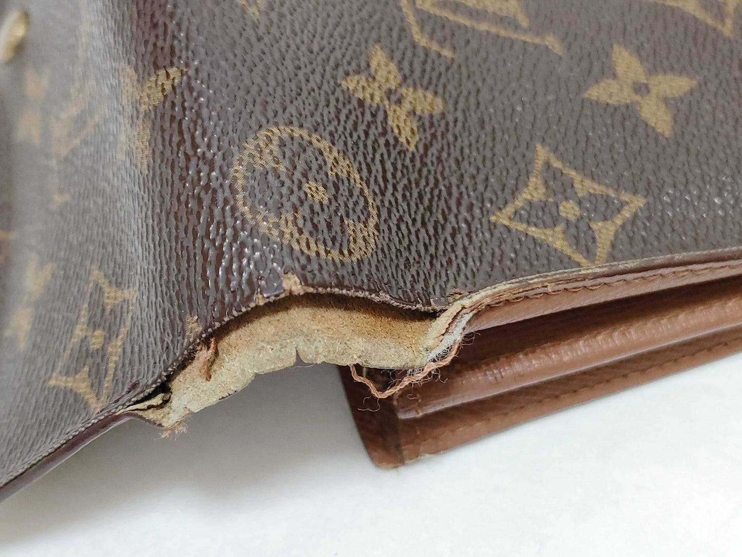 LOUIS VUITTON Monogram Louis Vuitton 5-Piece Wallet Set